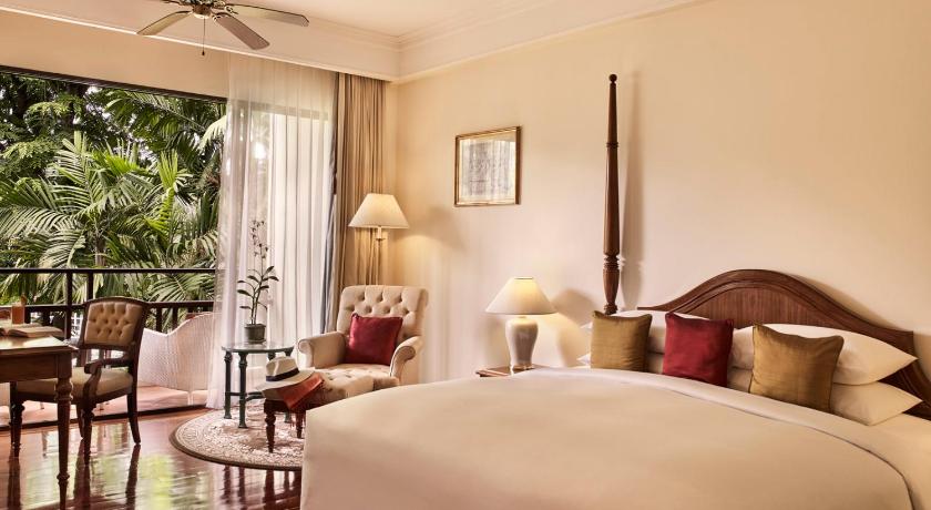 Double Club King Bed