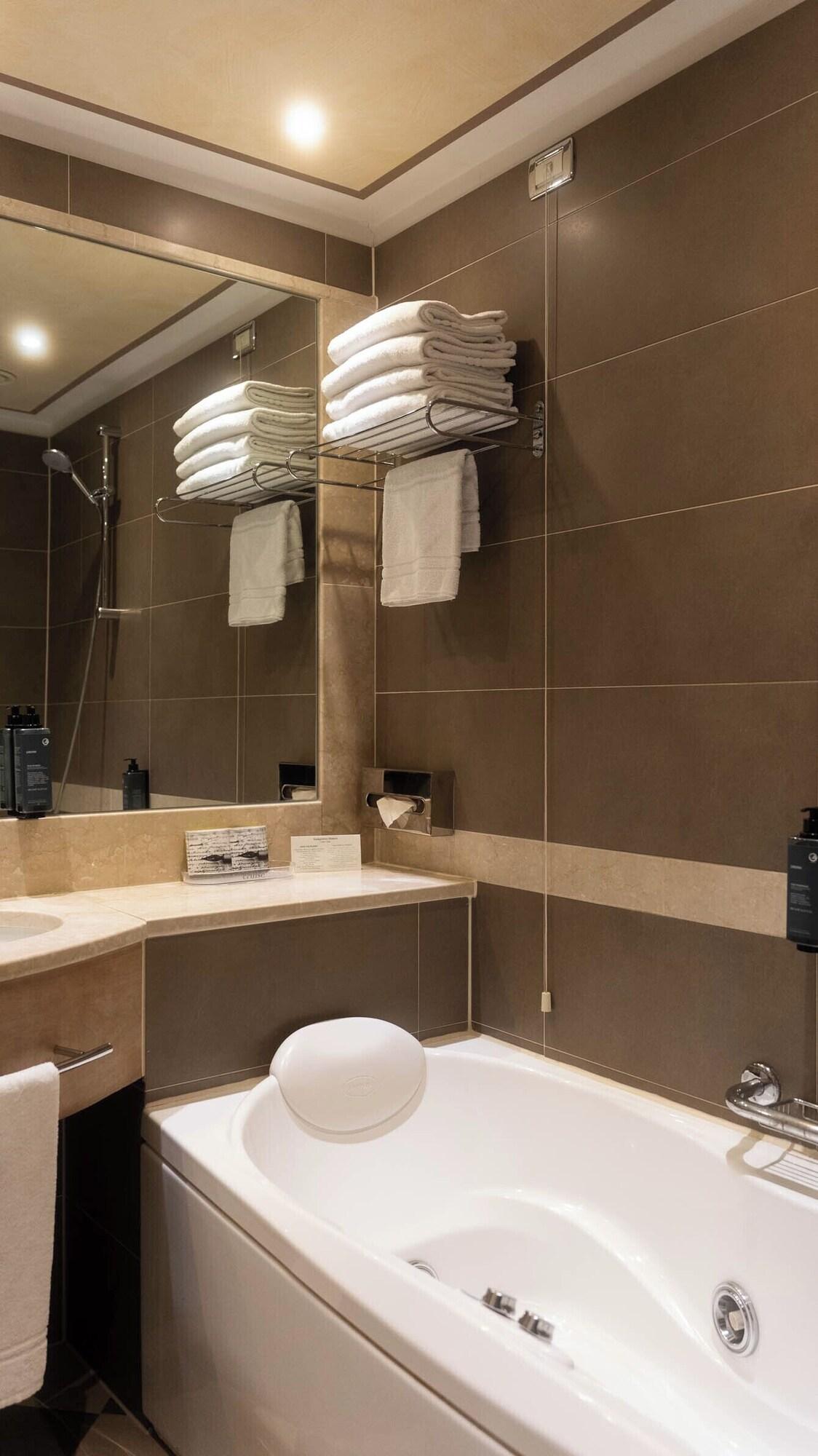 Family Room Three Beds