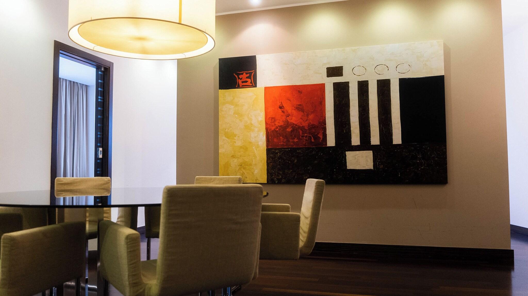 Family Room Three Beds