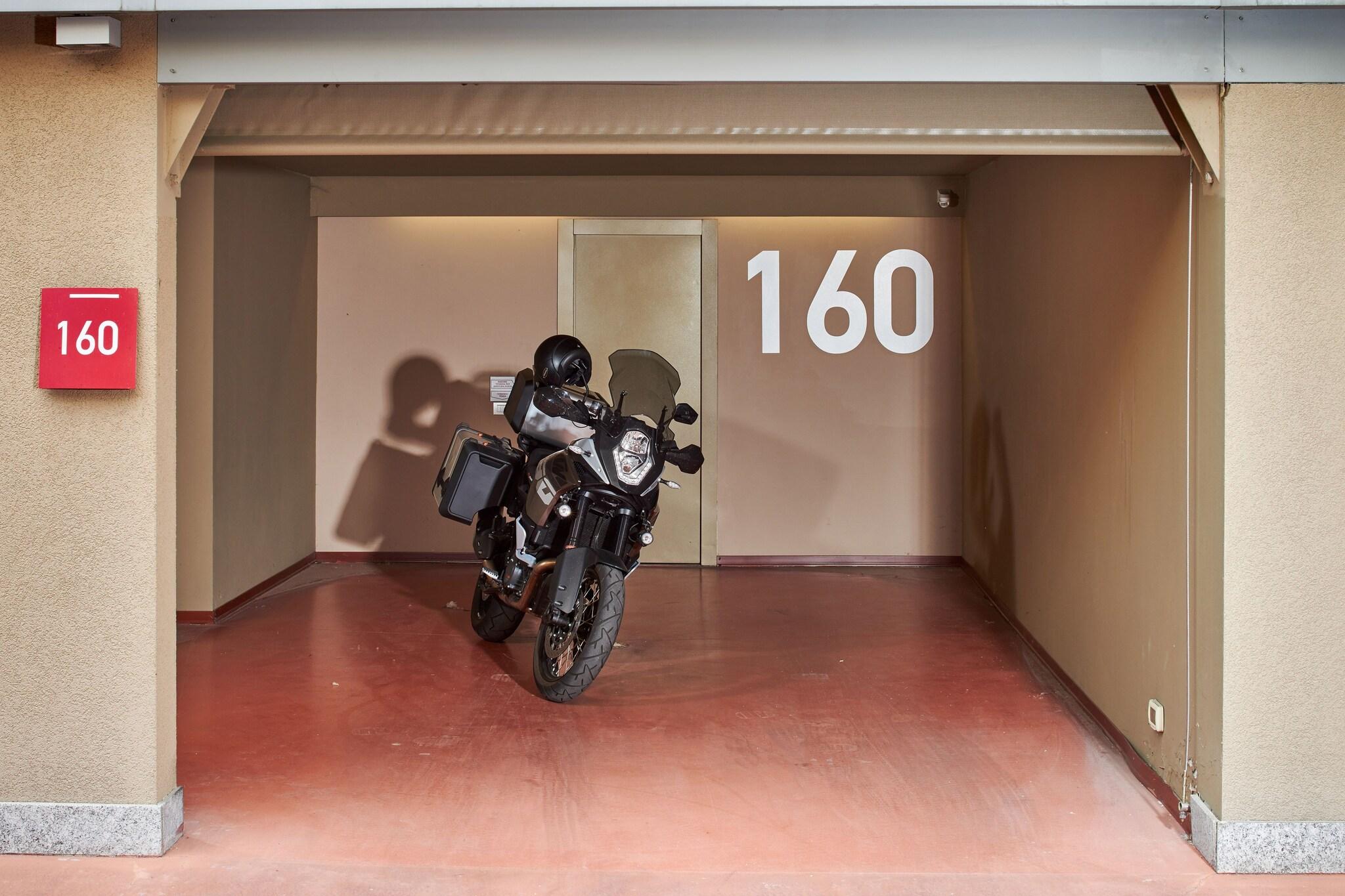 Quadruple King Size Bed