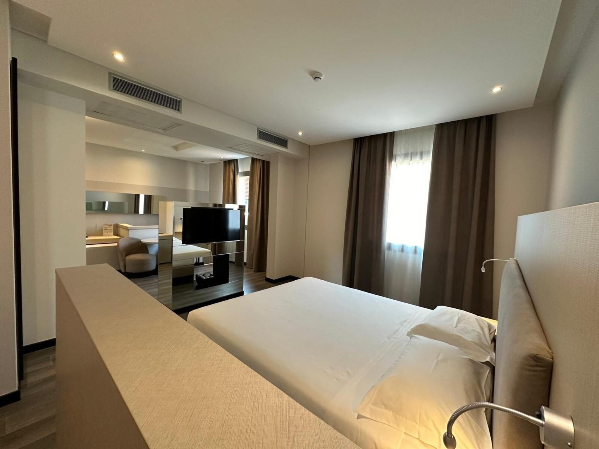 Quadruple King Size Bed