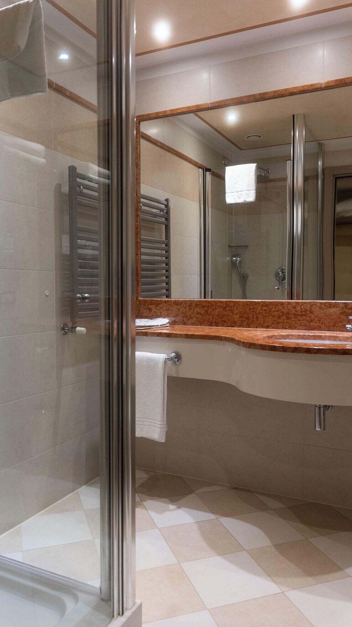 Quadruple King Size Bed