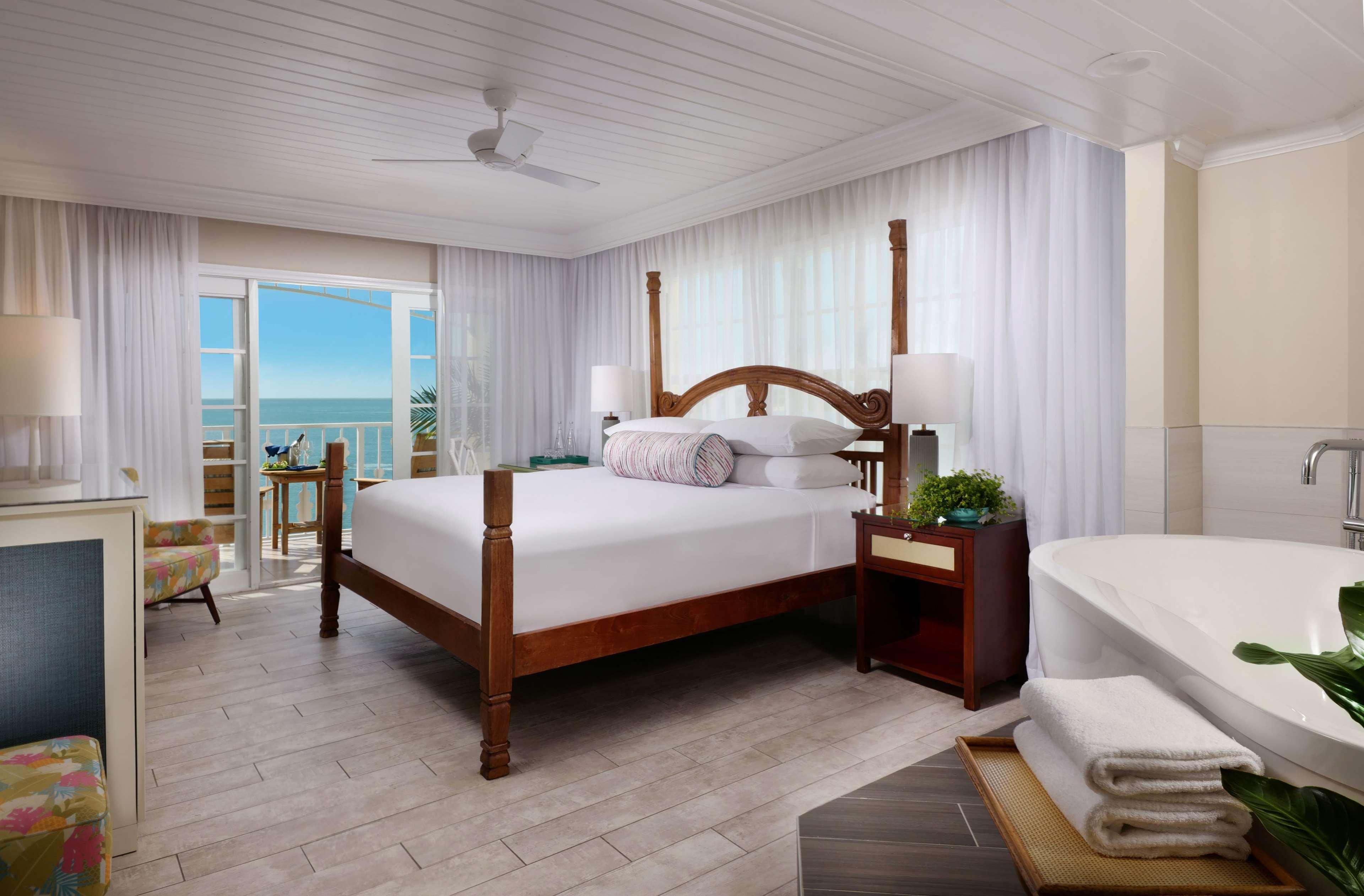 Room Deluxe Ocean Front
