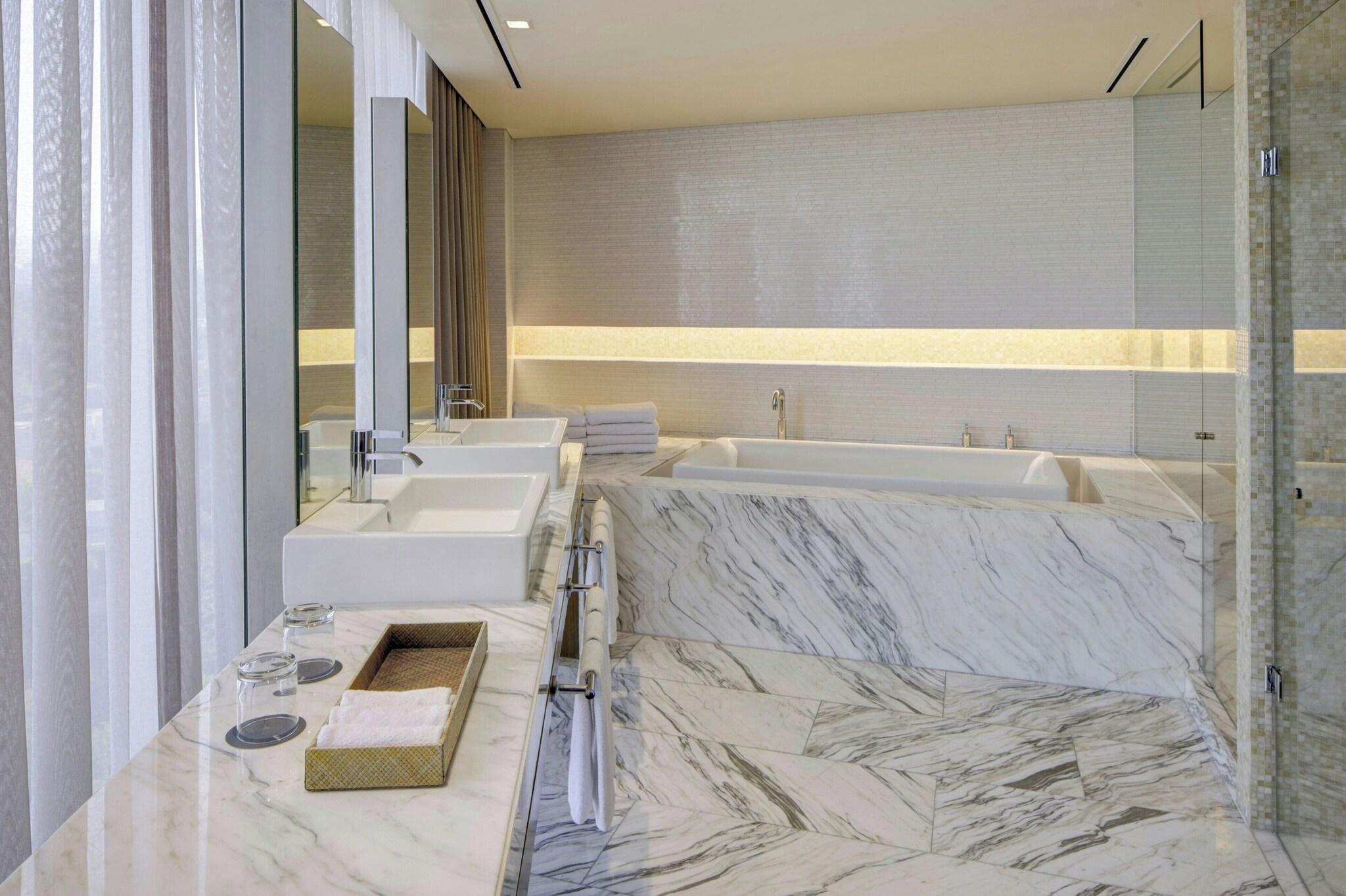 Suite Presidential with Views