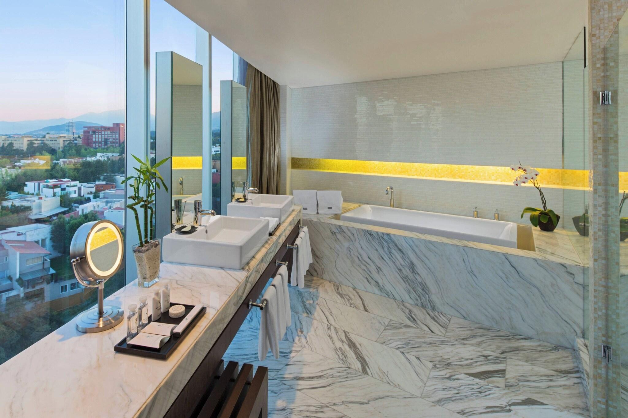 Suite Presidential with Views