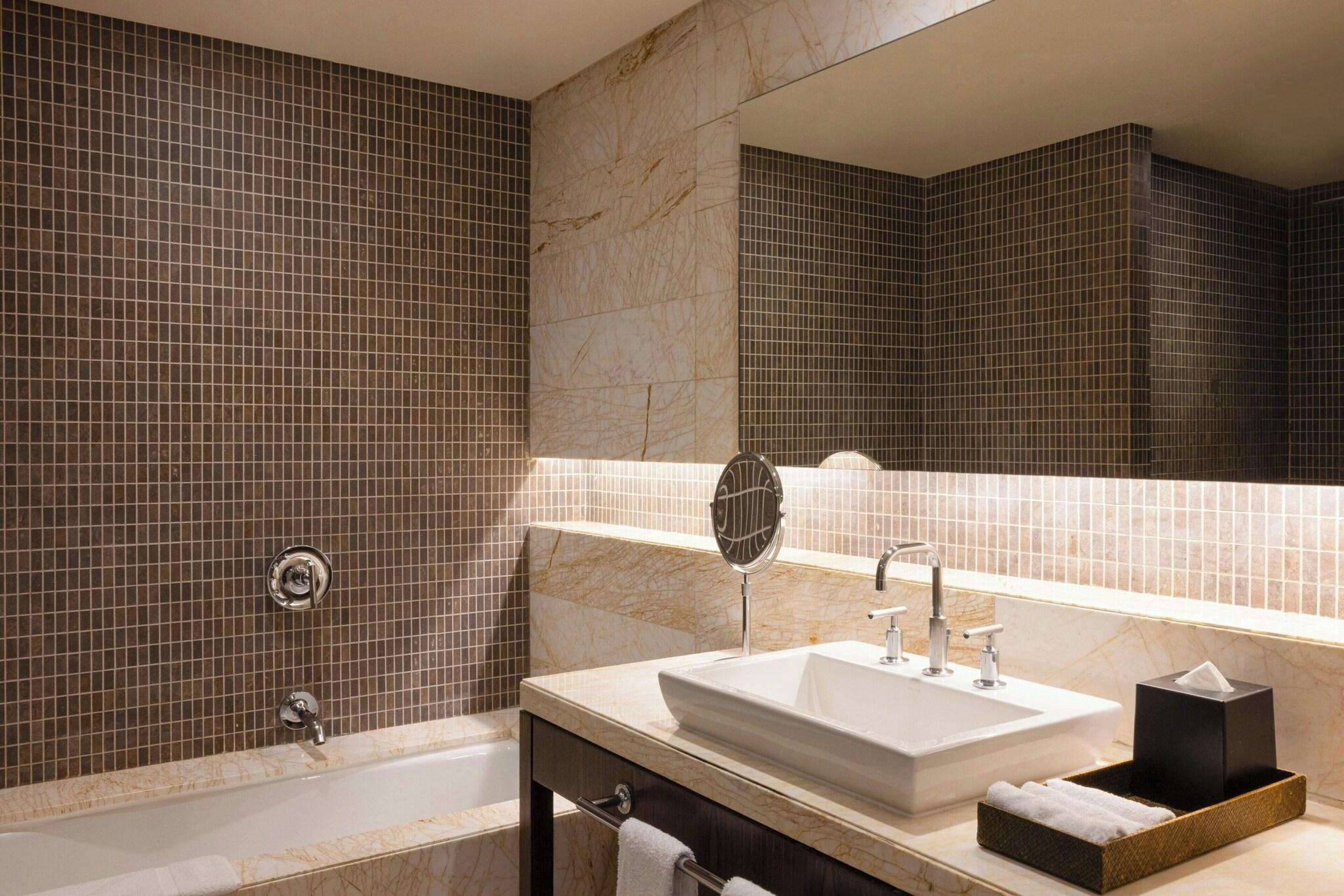 Double Deluxe King Bed