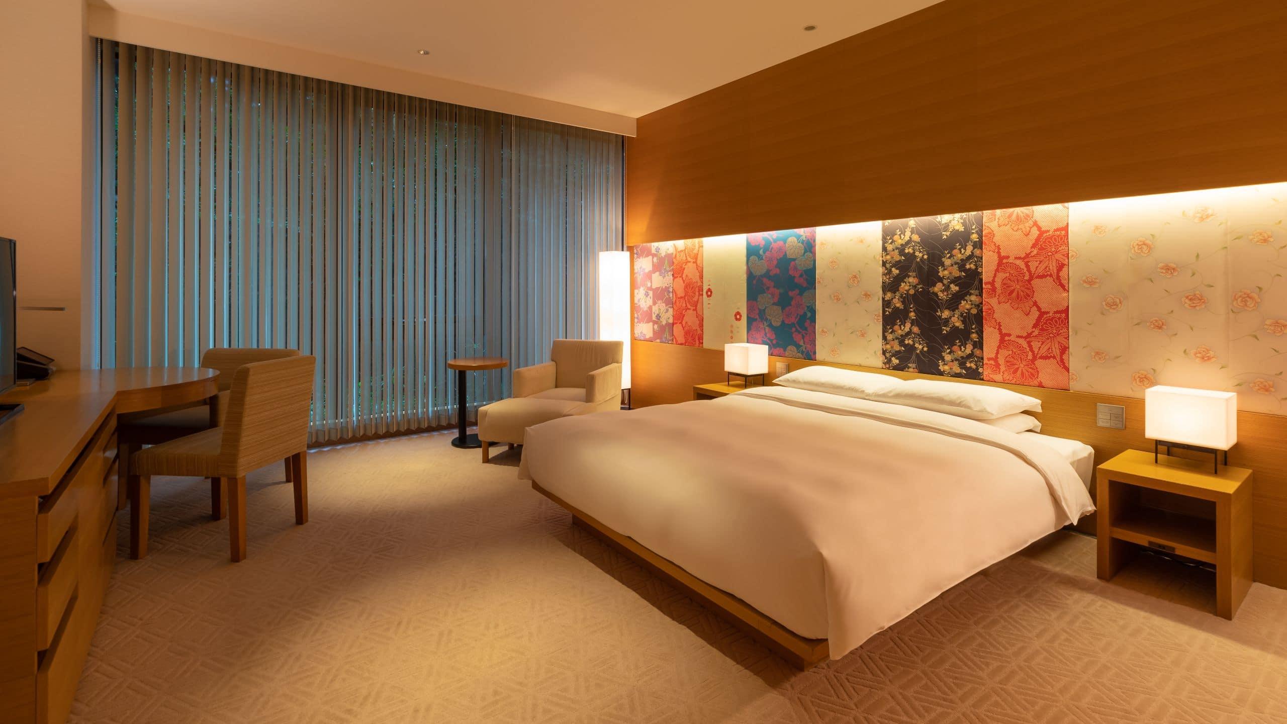 Double Deluxe King Bed