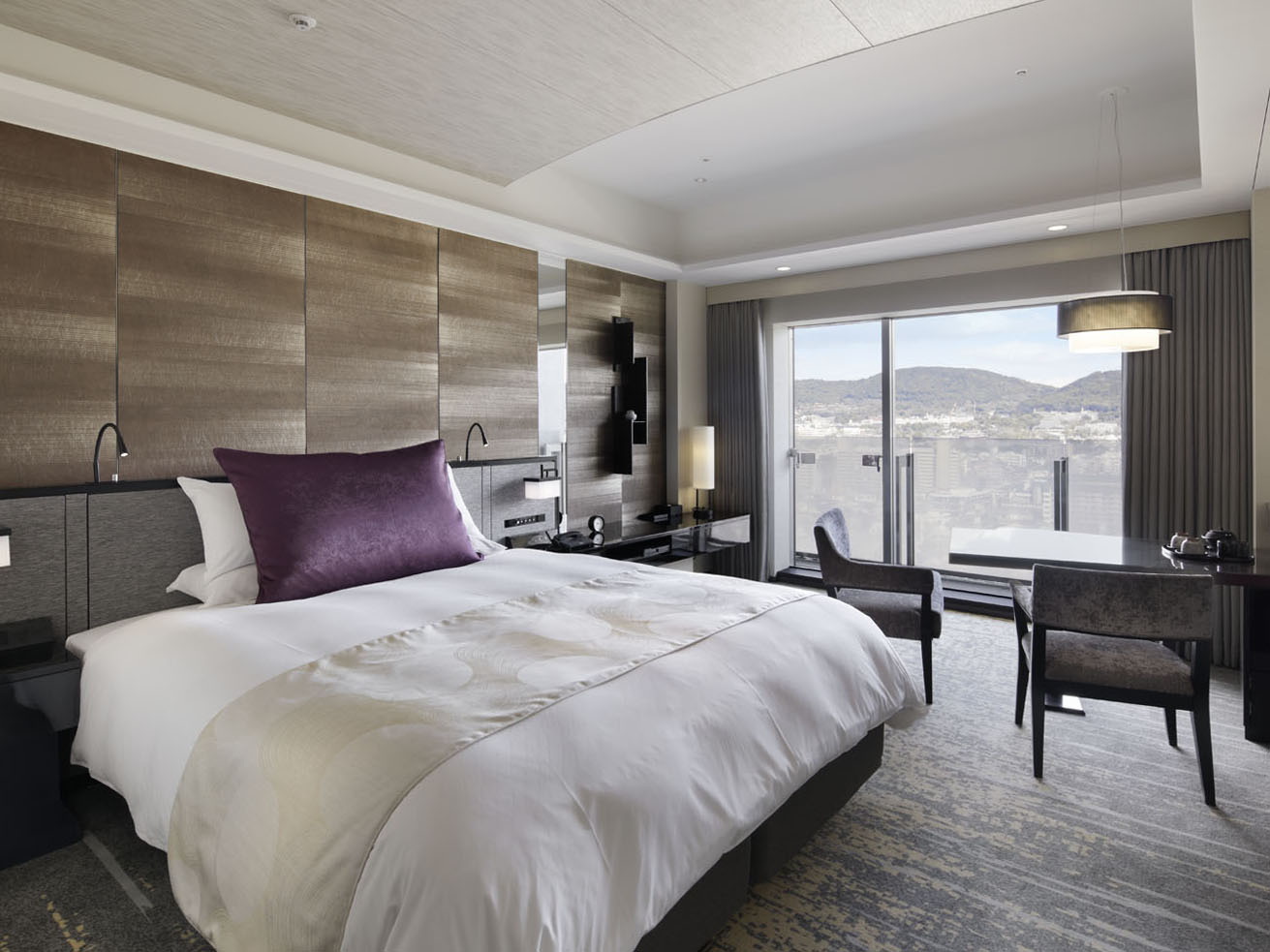 Double Deluxe King Bed