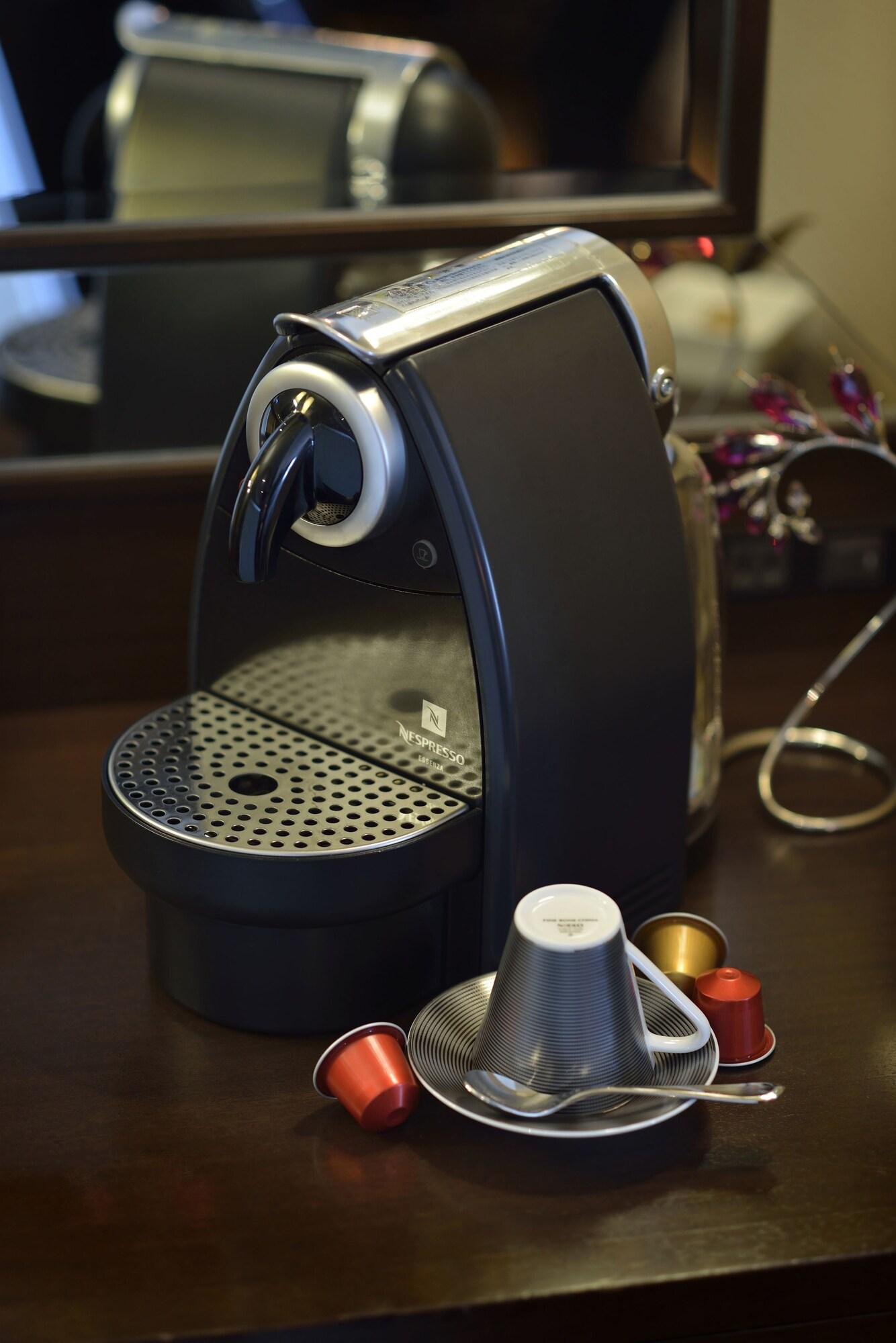 Suite Economy Smoking