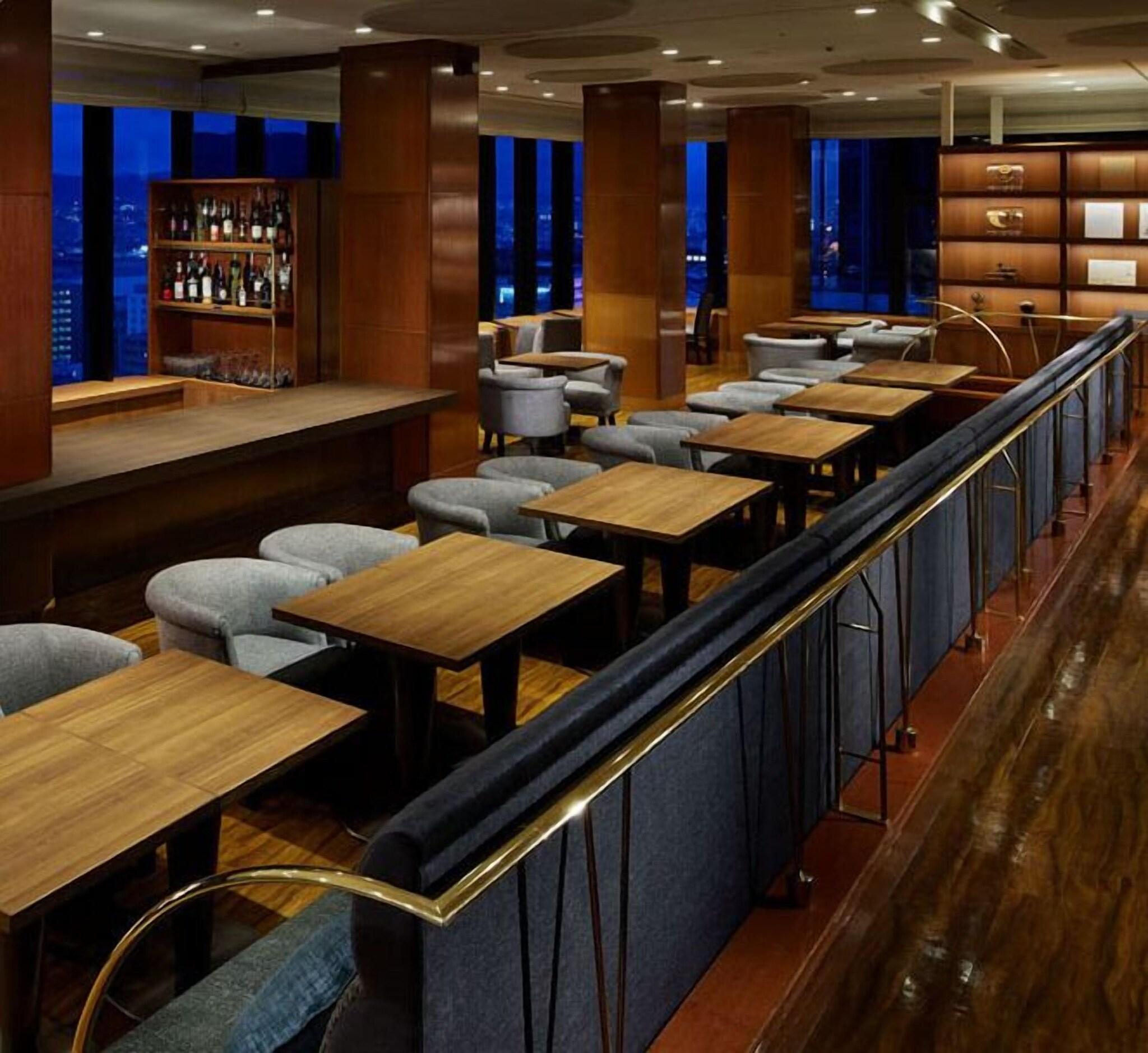 Suite Economy Smoking