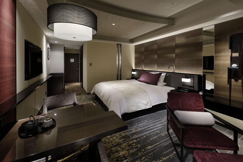 Double Deluxe King Bed