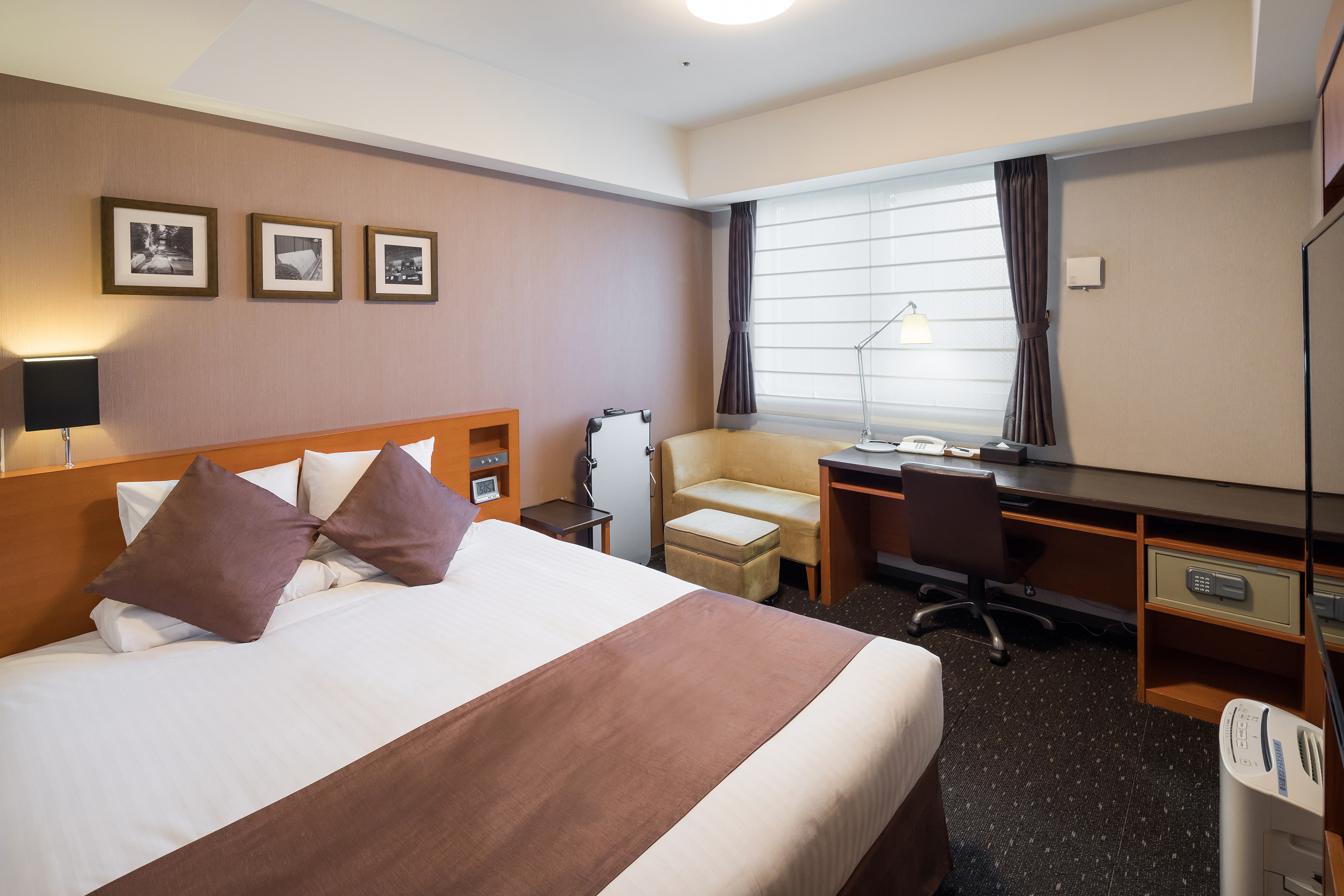 Double Queen Size Bed