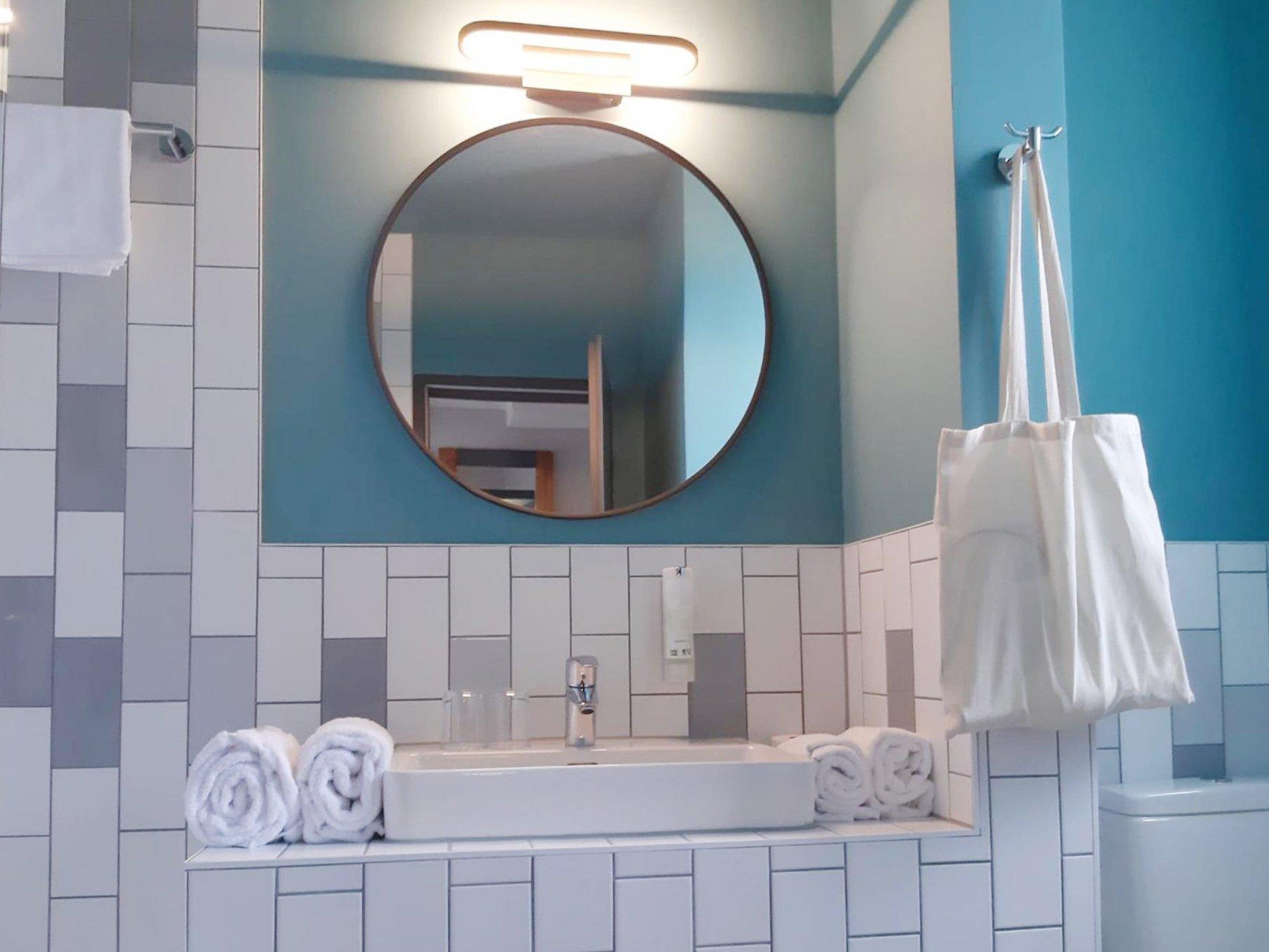 Double Queen Size Bed