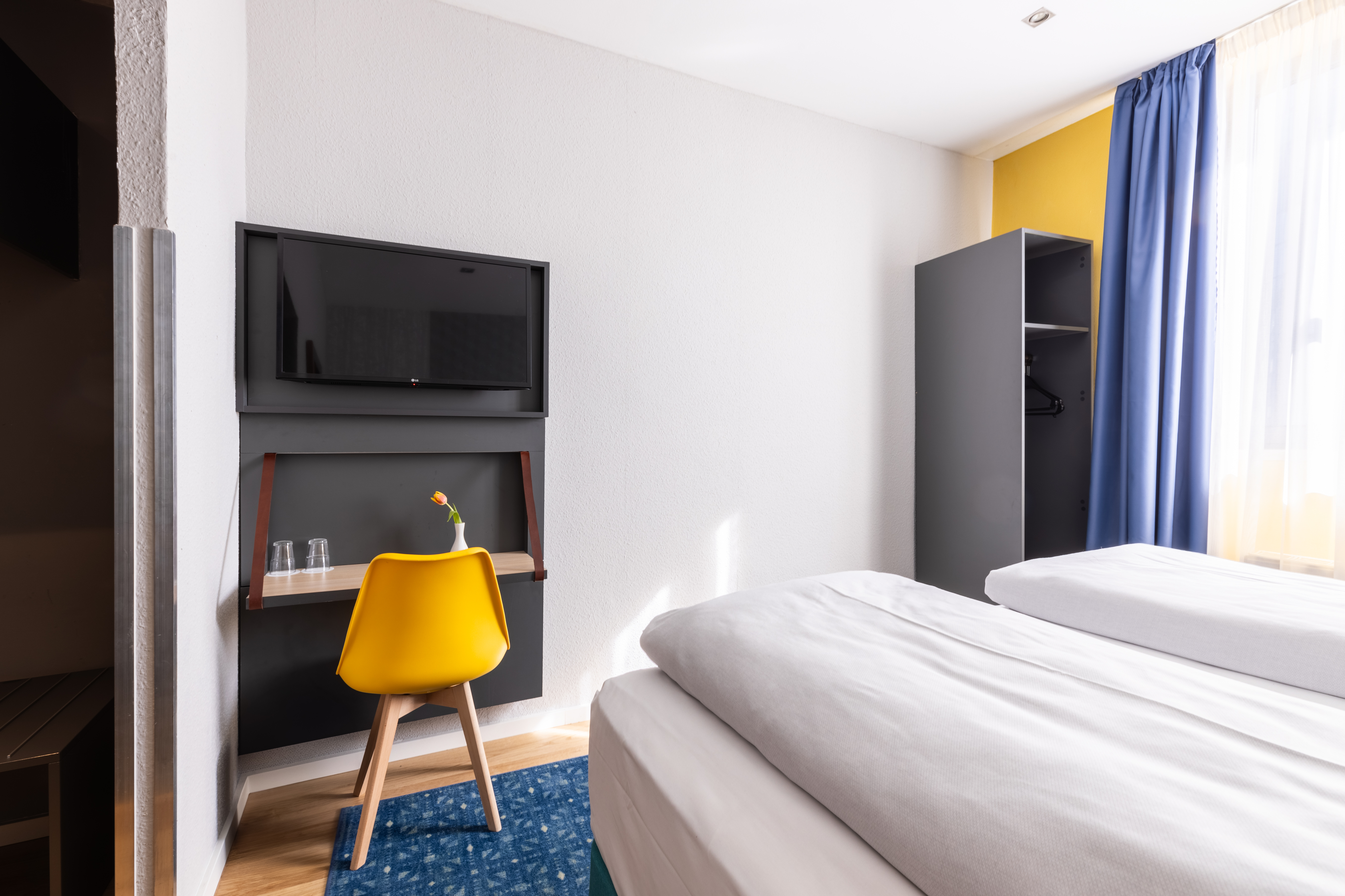 Double Queen Size Bed