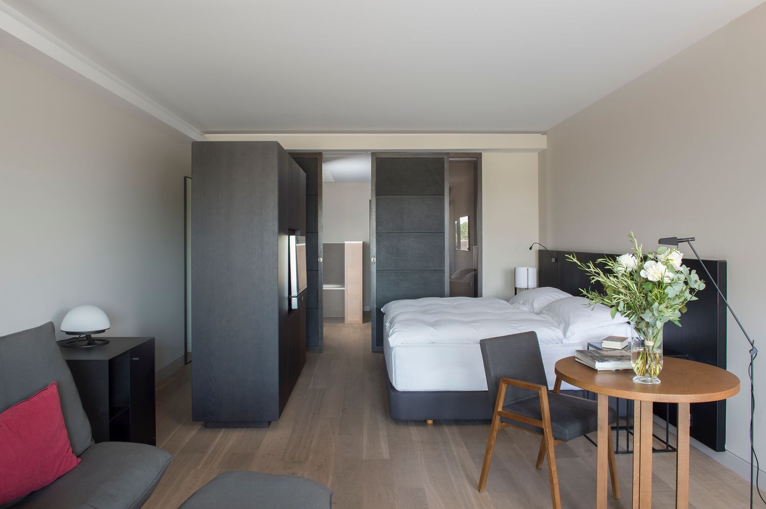 Double Single Executive