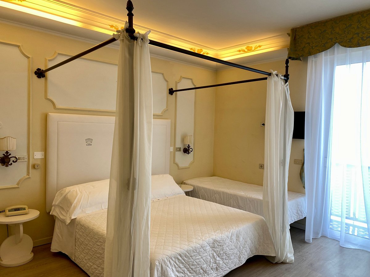 Triple Side Sea View