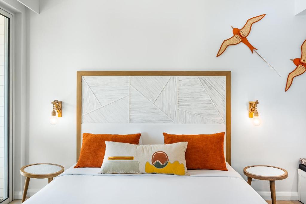 Single Partial Sea View