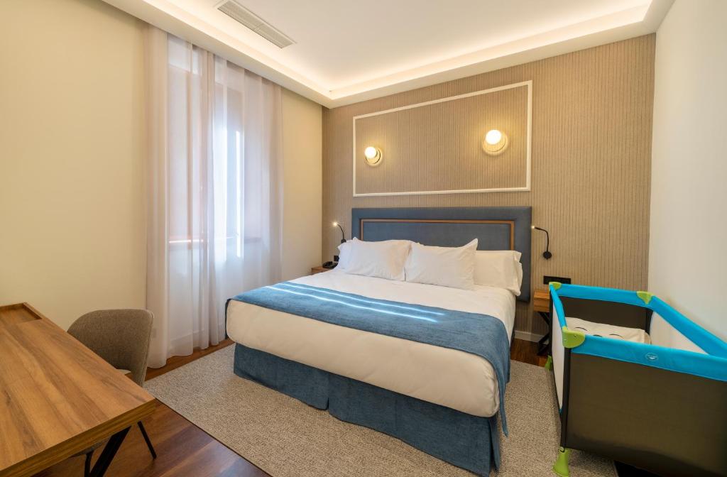 Double or Twin Standard