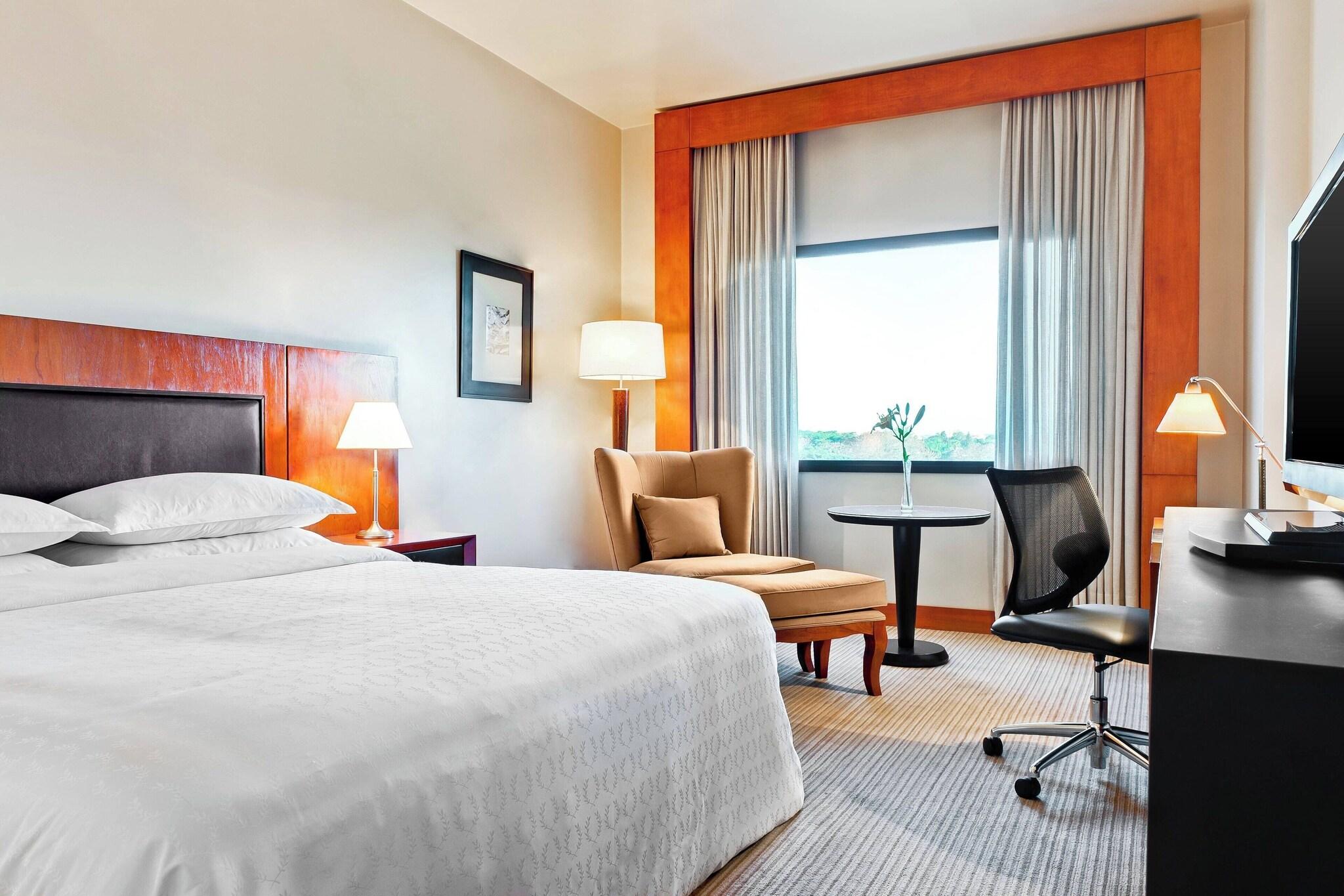 Double Club King Bed