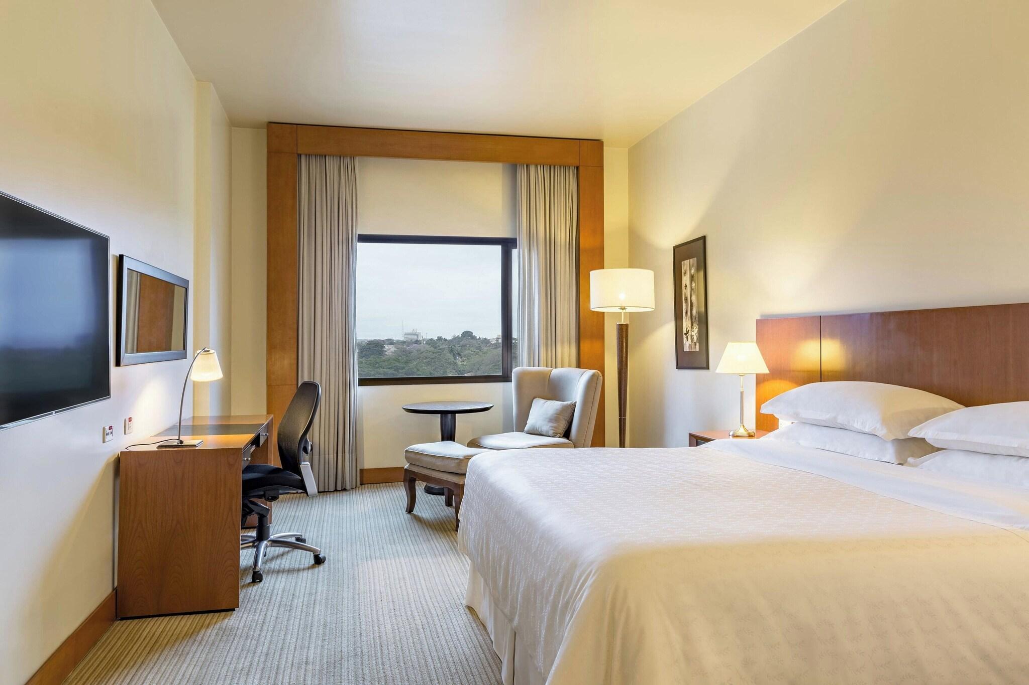 Double Club King Bed