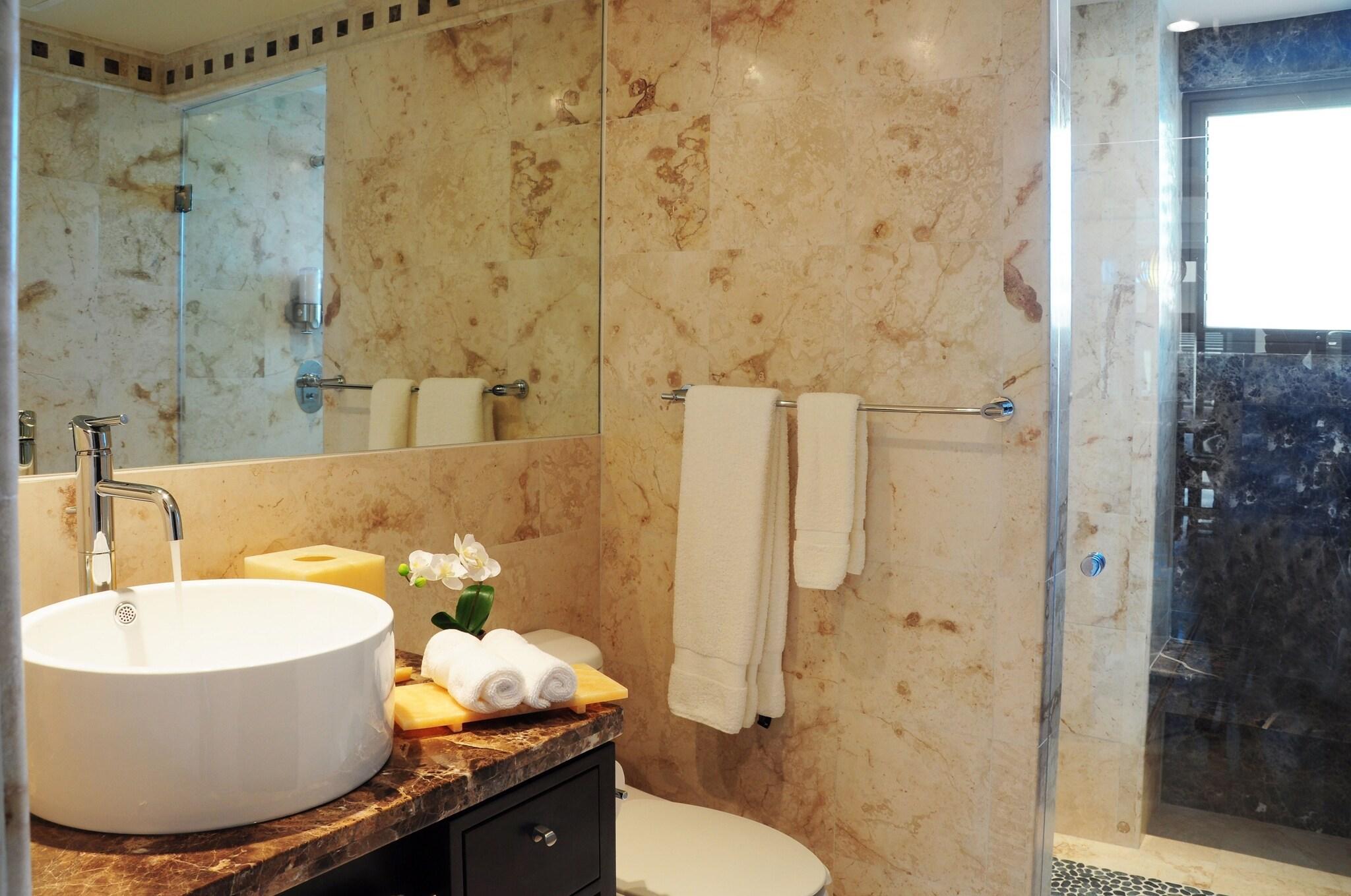 Room Partial Ocean View