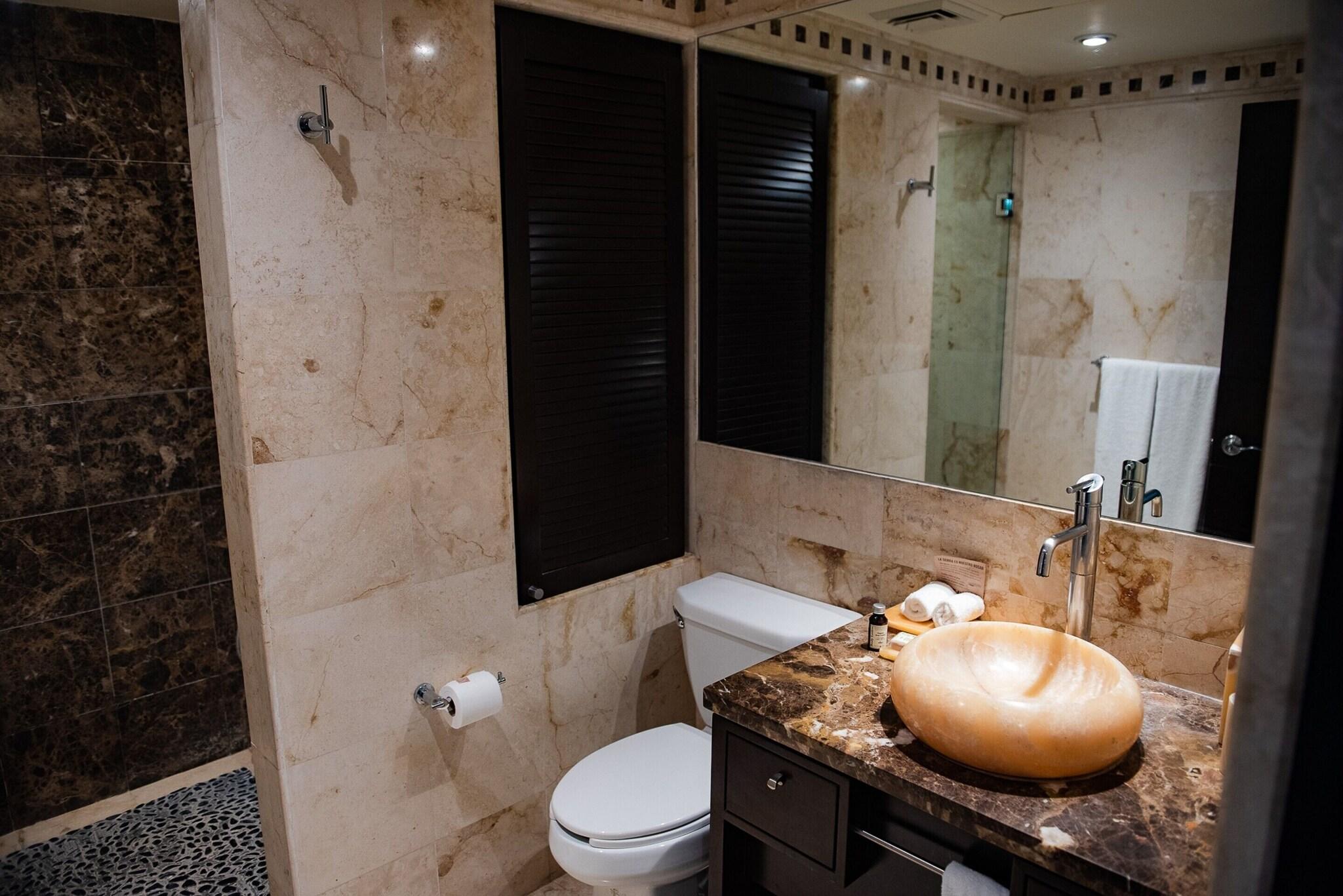 Double Deluxe King Bed