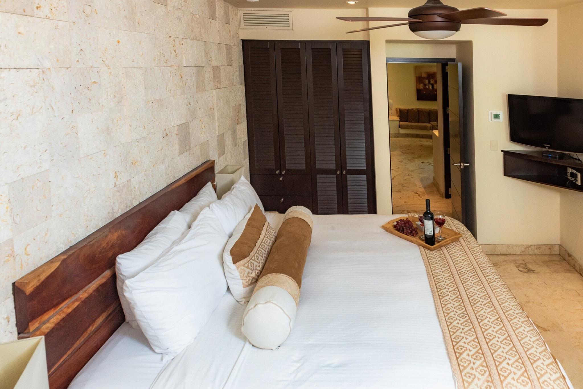 Room Deluxe King Bed