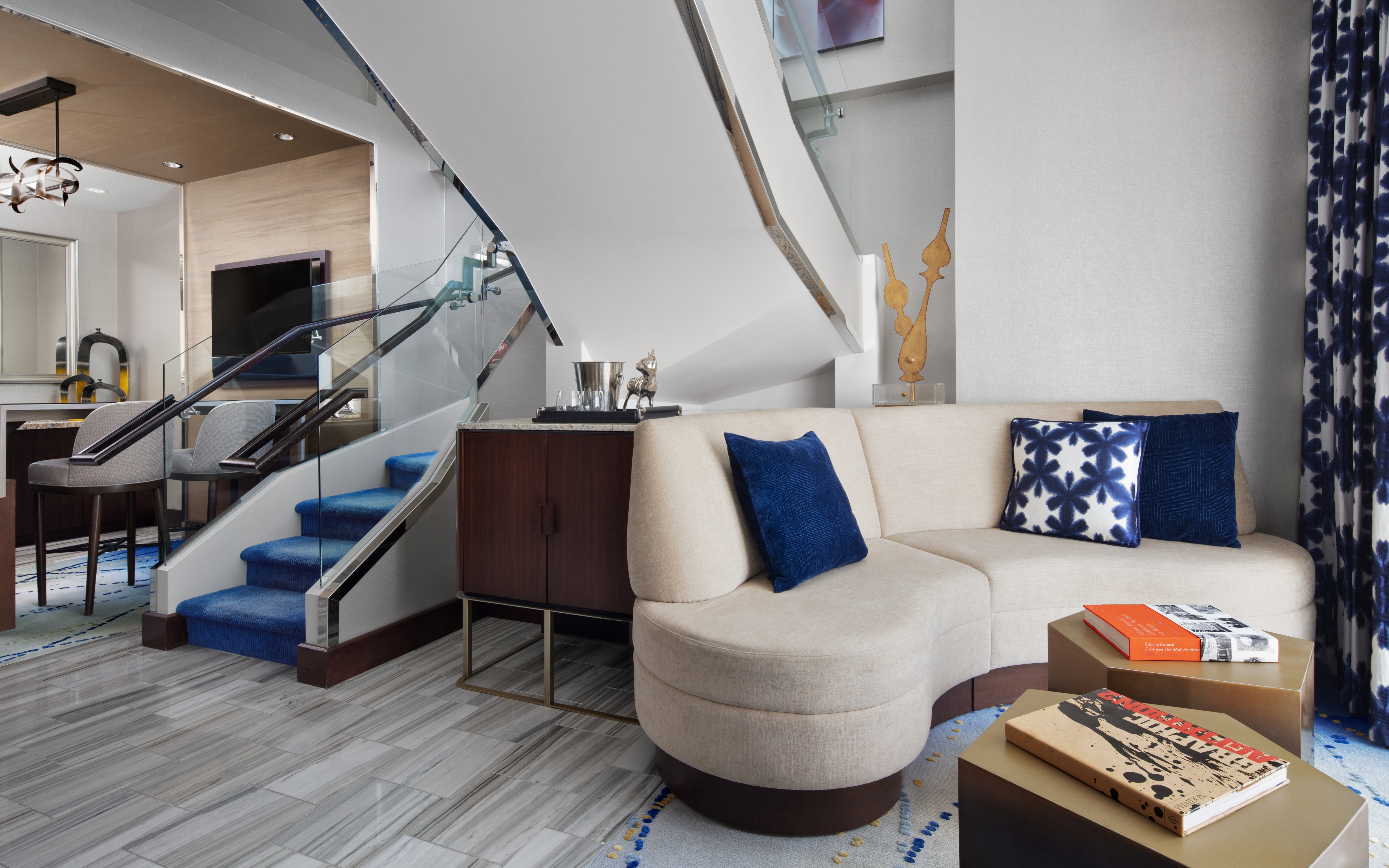 Suite Pool View King Bed