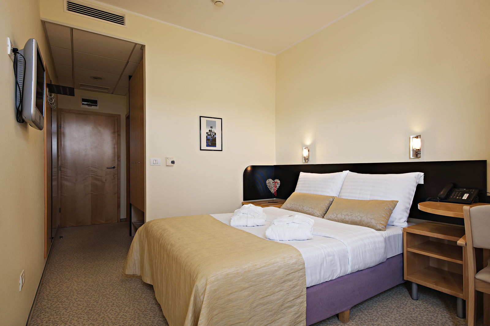 Double or Twin Economy