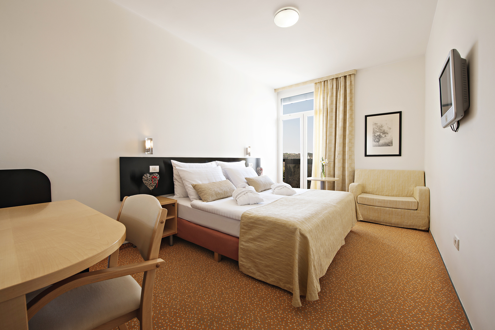 Double or Twin Standard