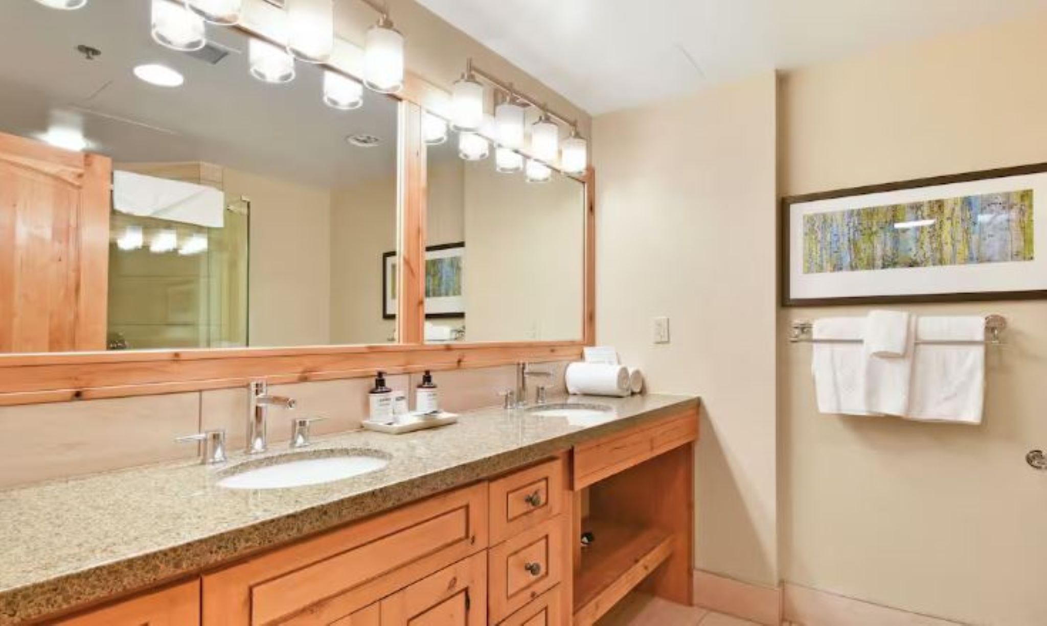 Double Deluxe King Bed