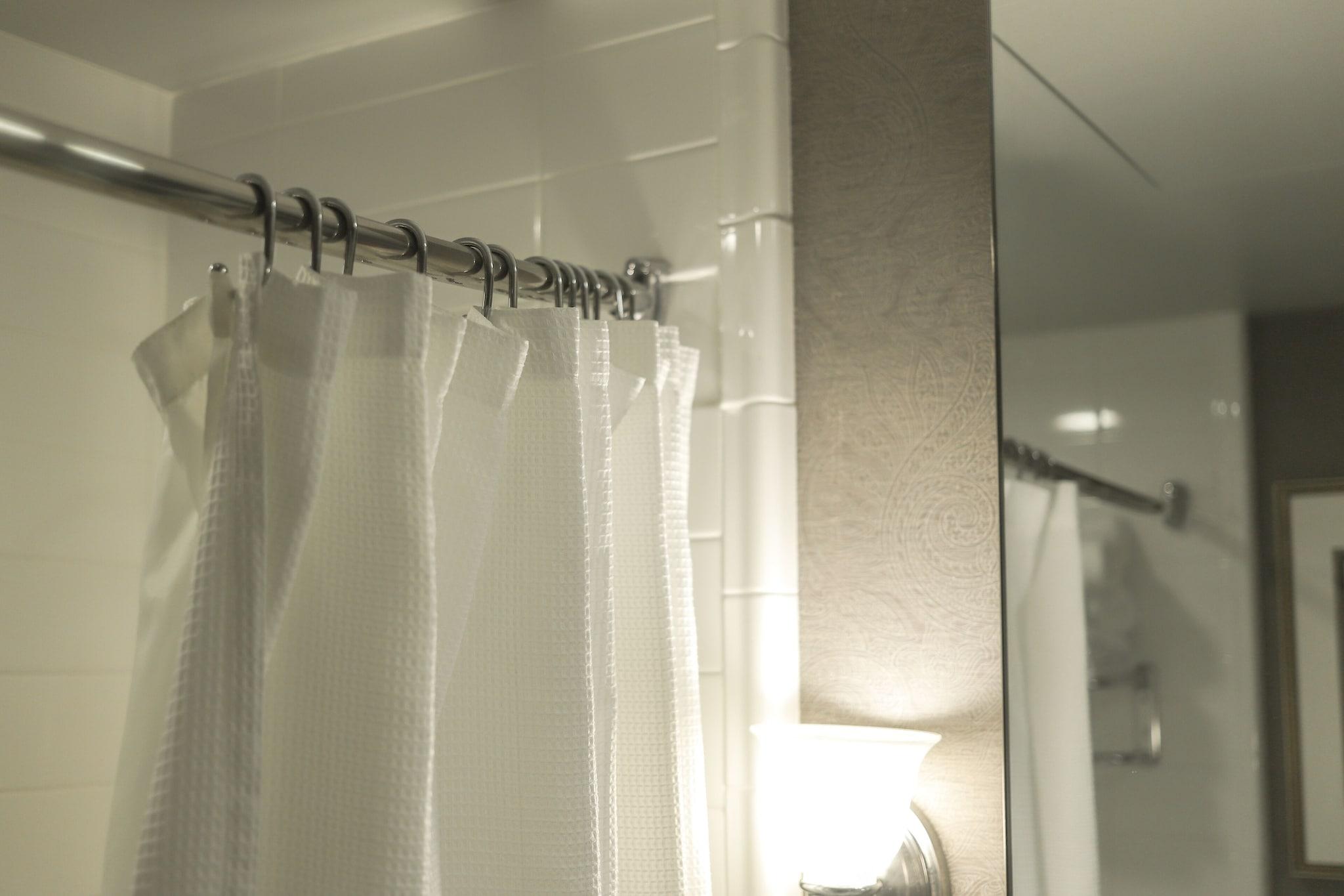 Double City View Queen Bed