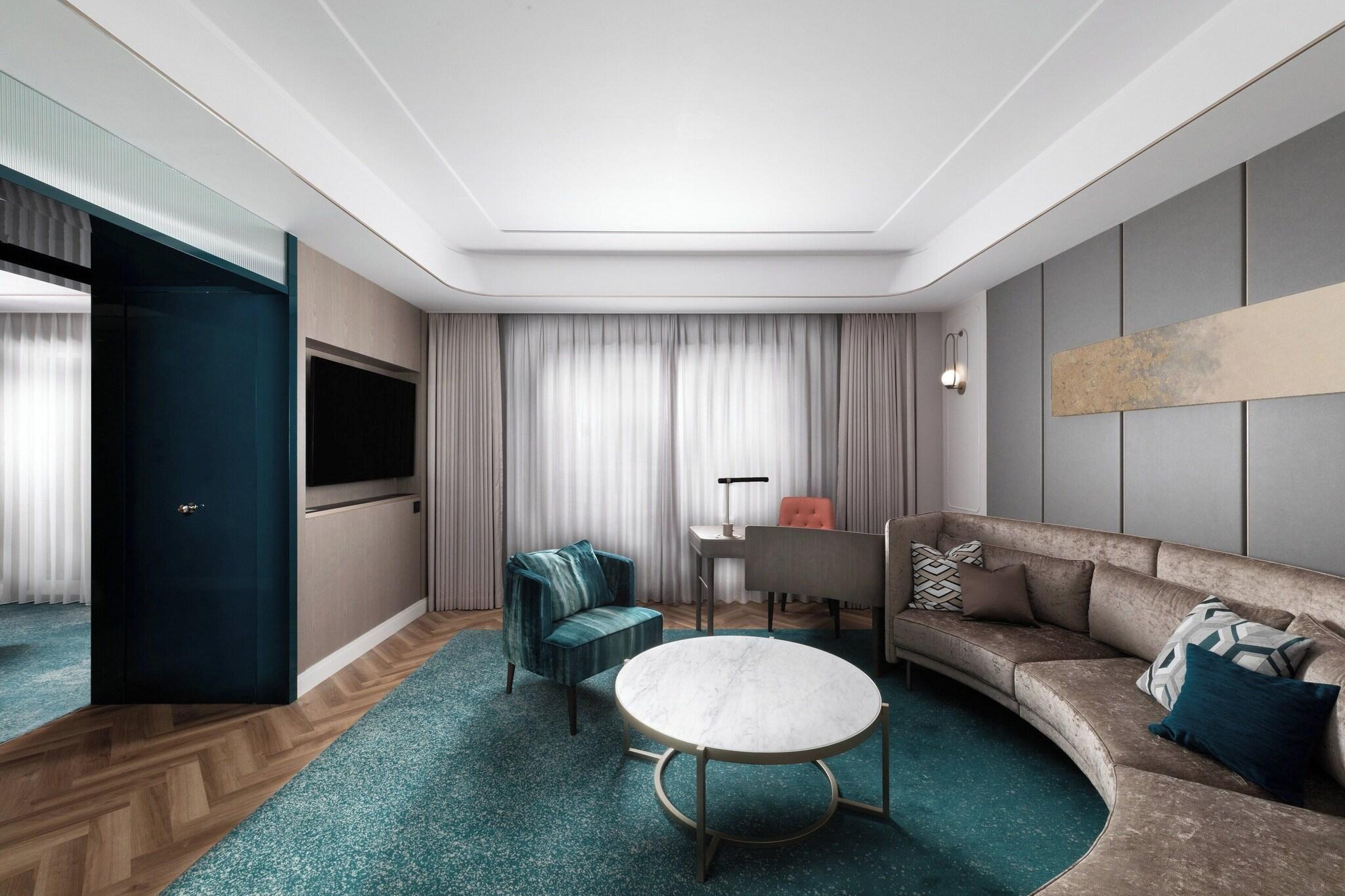 Junior Suite Two Double Beds with Views