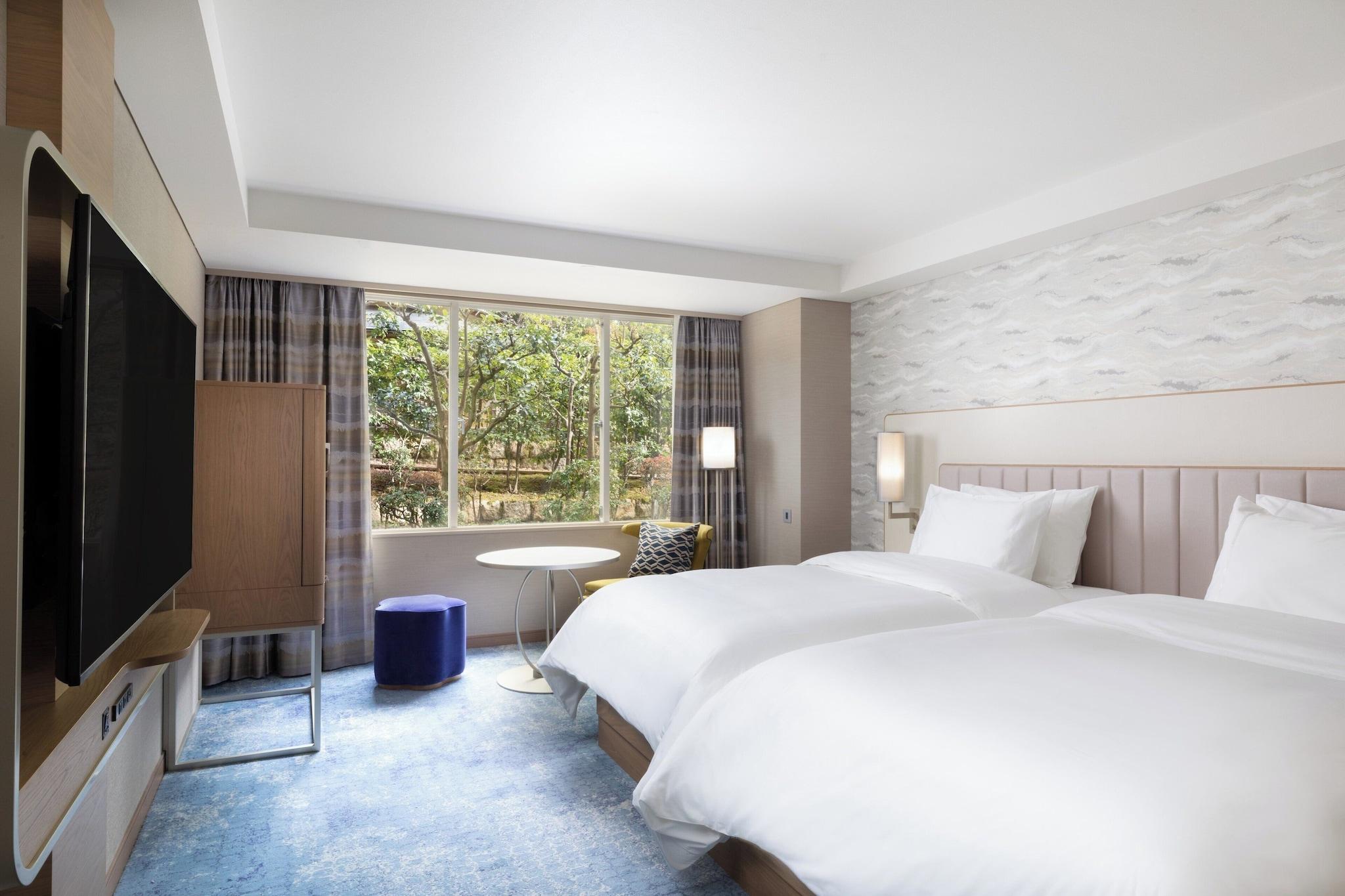 Twin Deluxe Two Beds