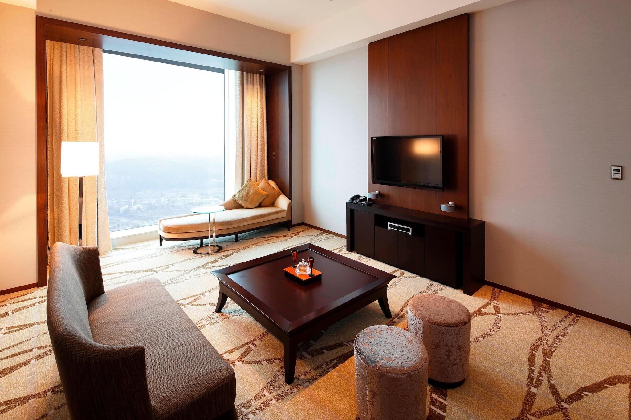 Suite Deluxe King Bed