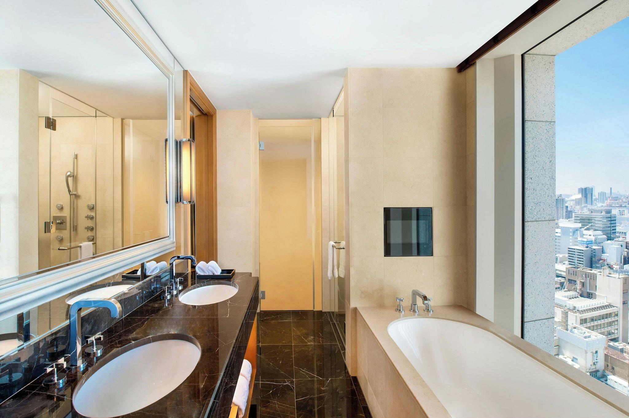 Quadruple Grand with Views