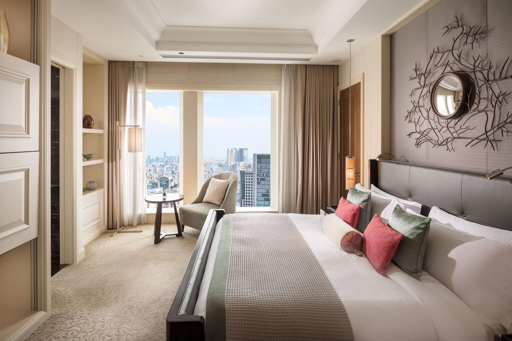 Suite King Size Bed