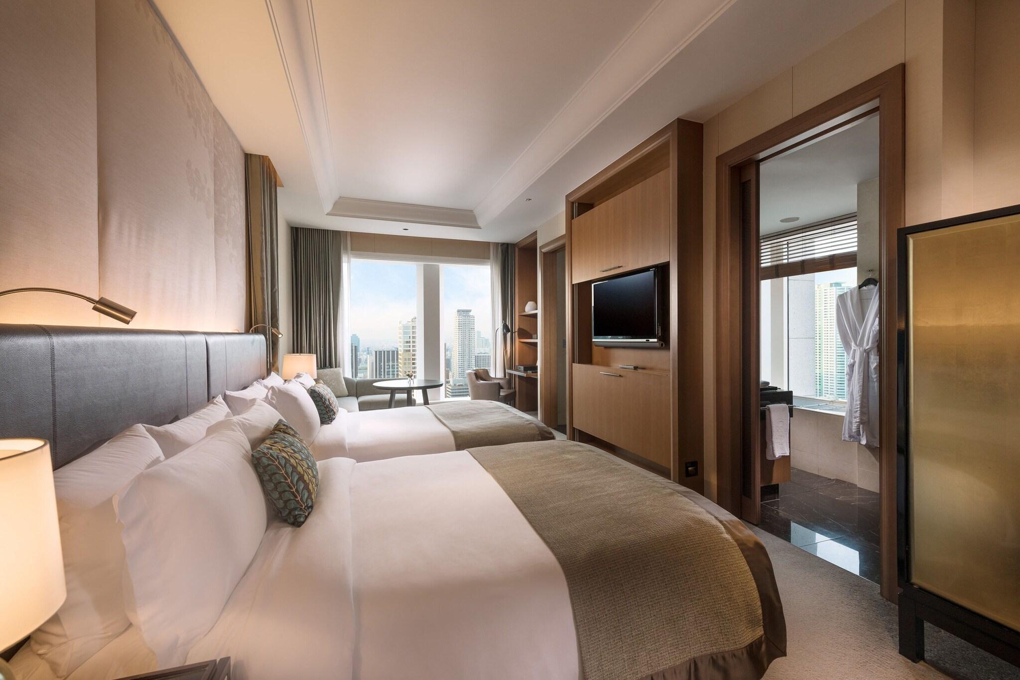 Quadruple Grand with Views
