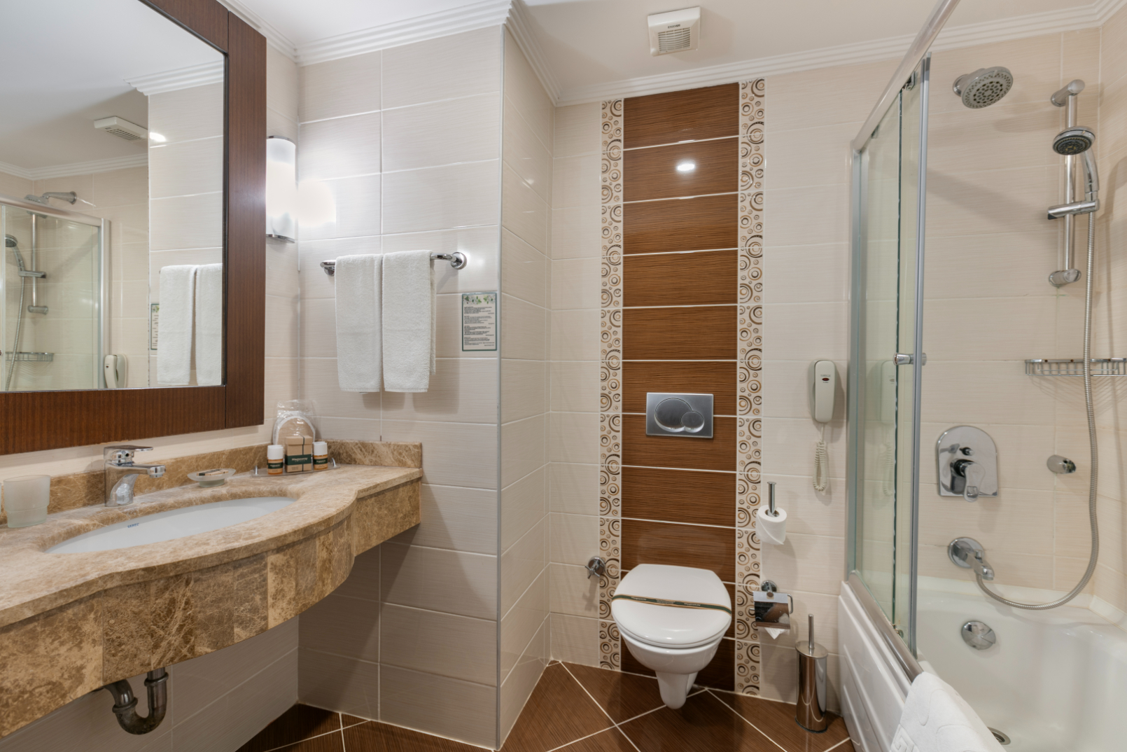 Suite King Size Bed