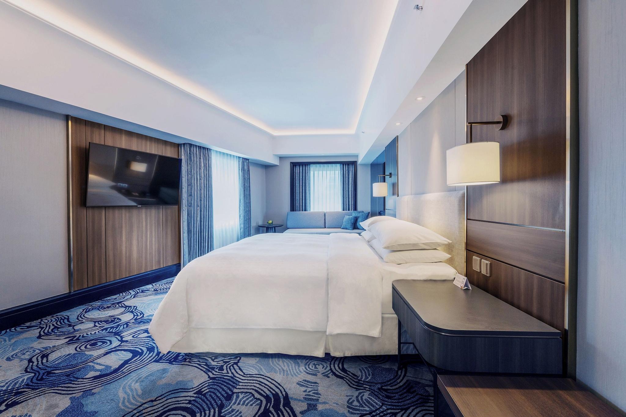 Junior Suite King Bed One Bedroom 