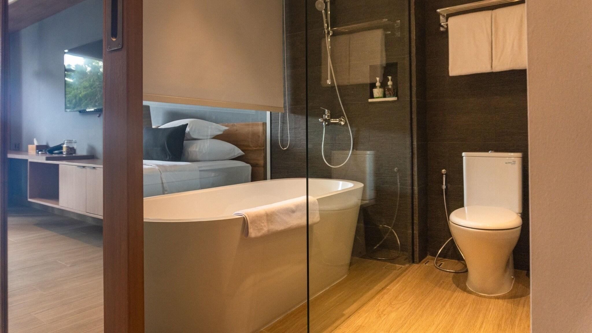 Twin Deluxe Pool View