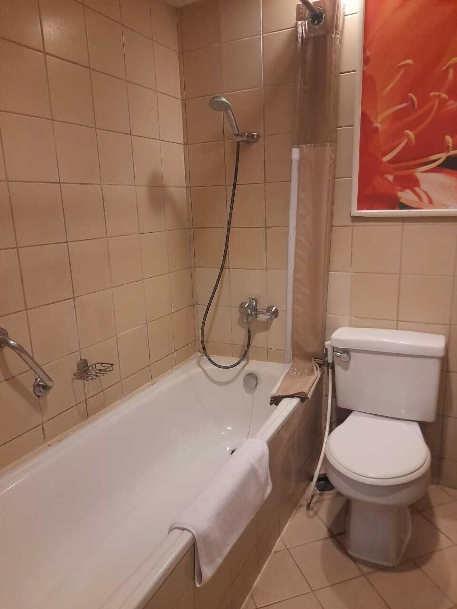 Twin Deluxe Pool View