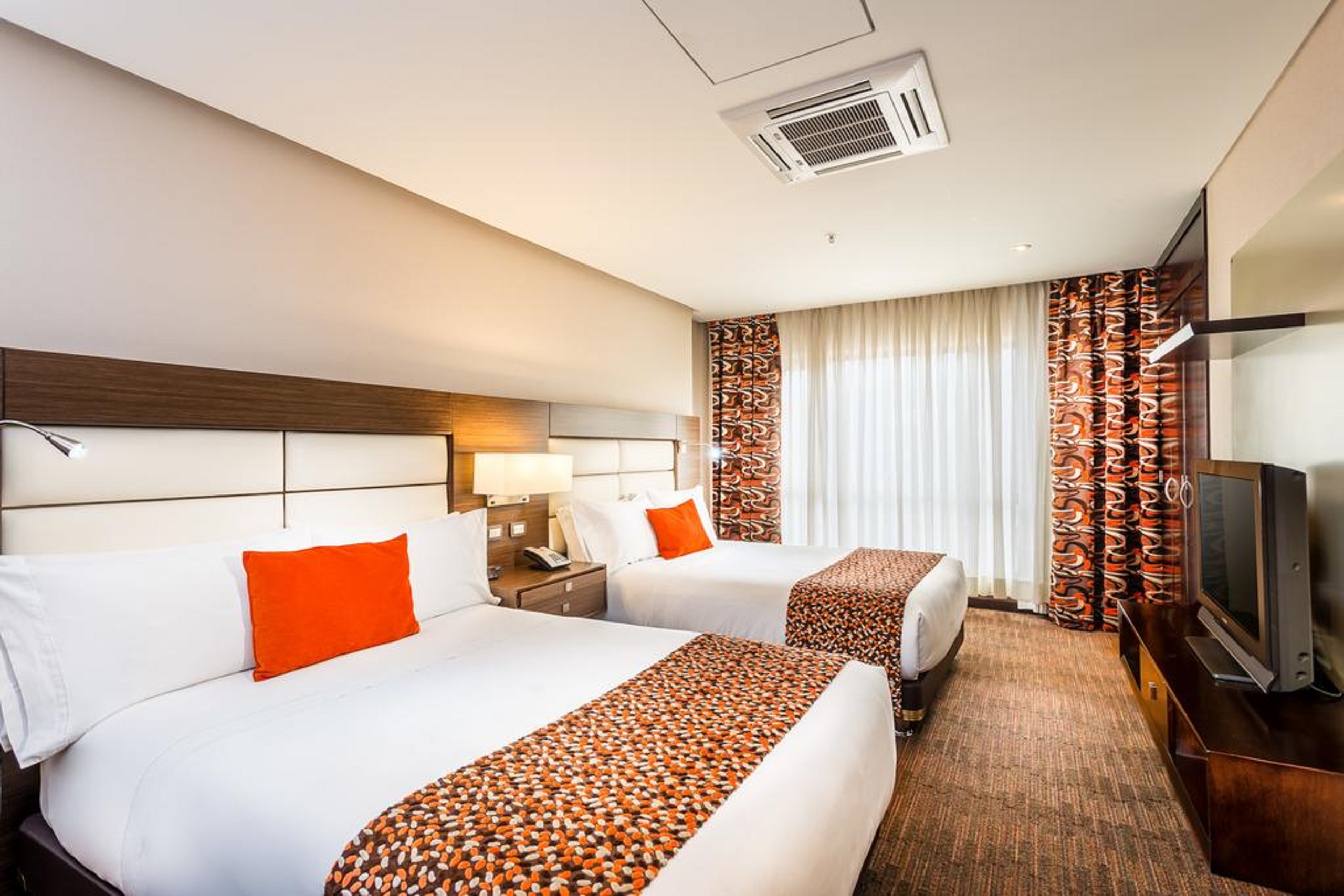 Family Room Capacity 4