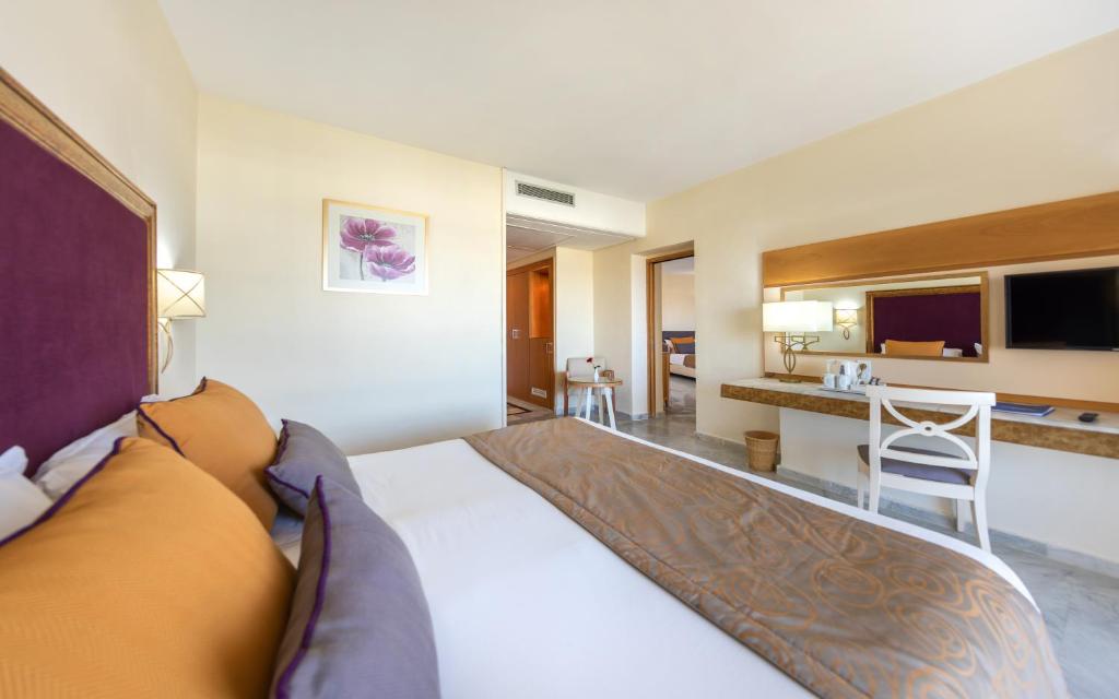 Family Room Garden View