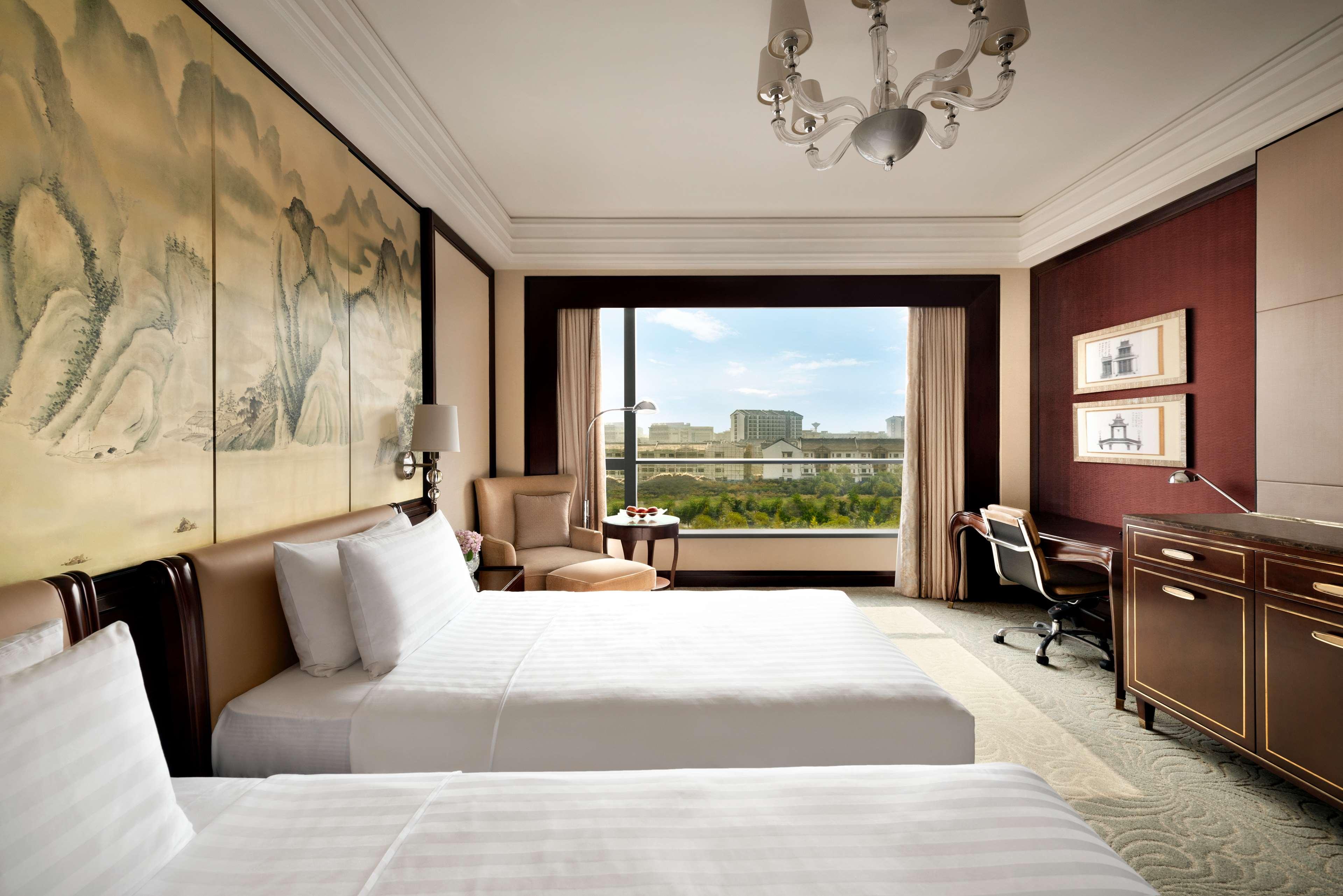 Twin Deluxe City View