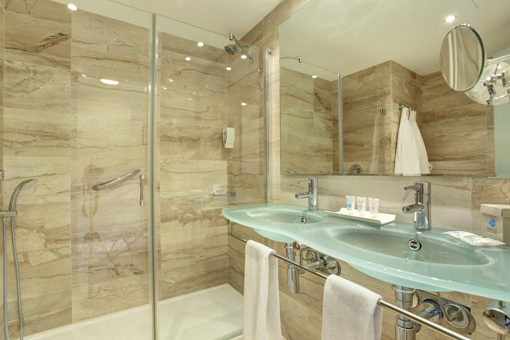 Double or Twin Sea View