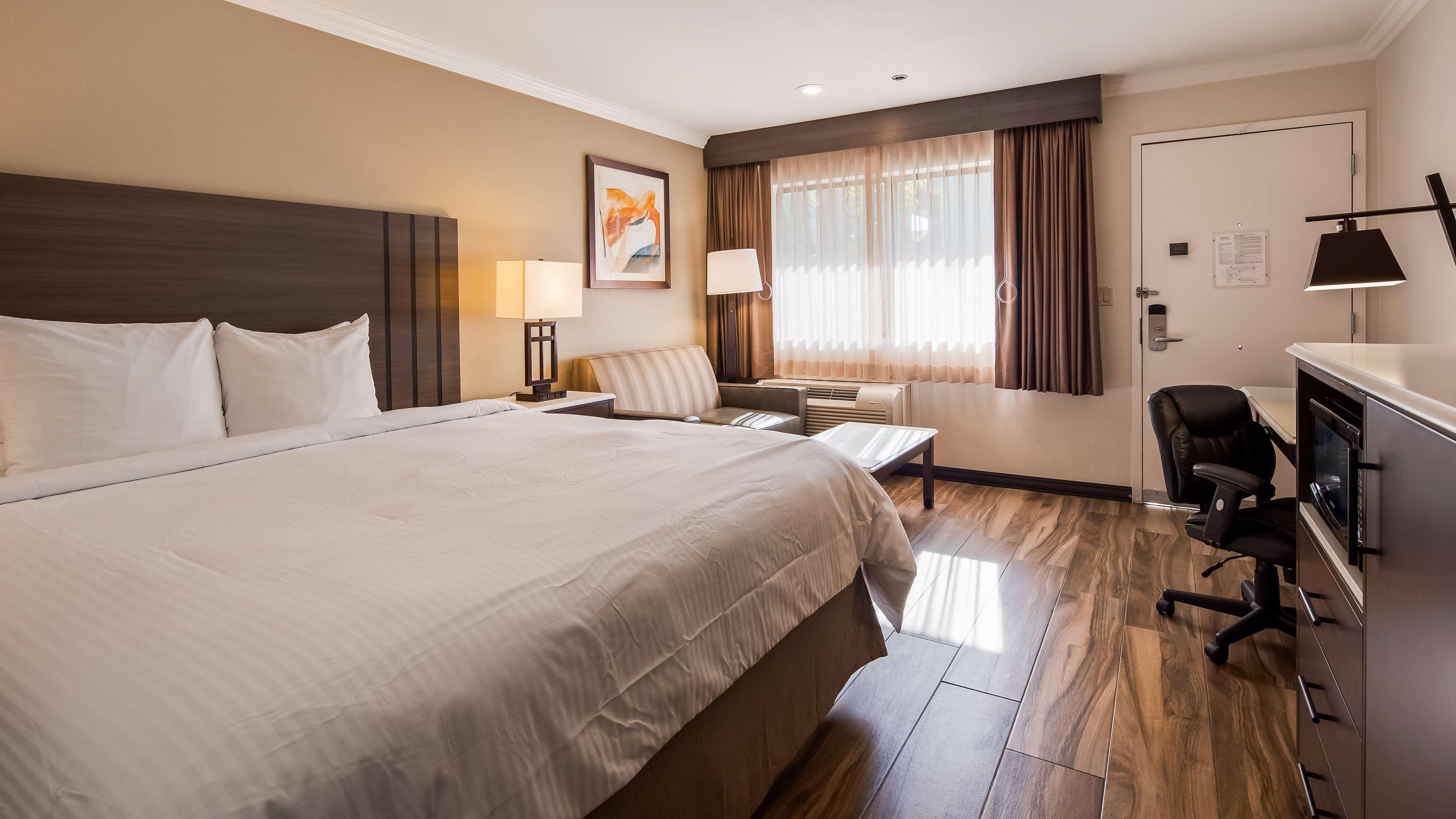 Room King Bed Non Smoking