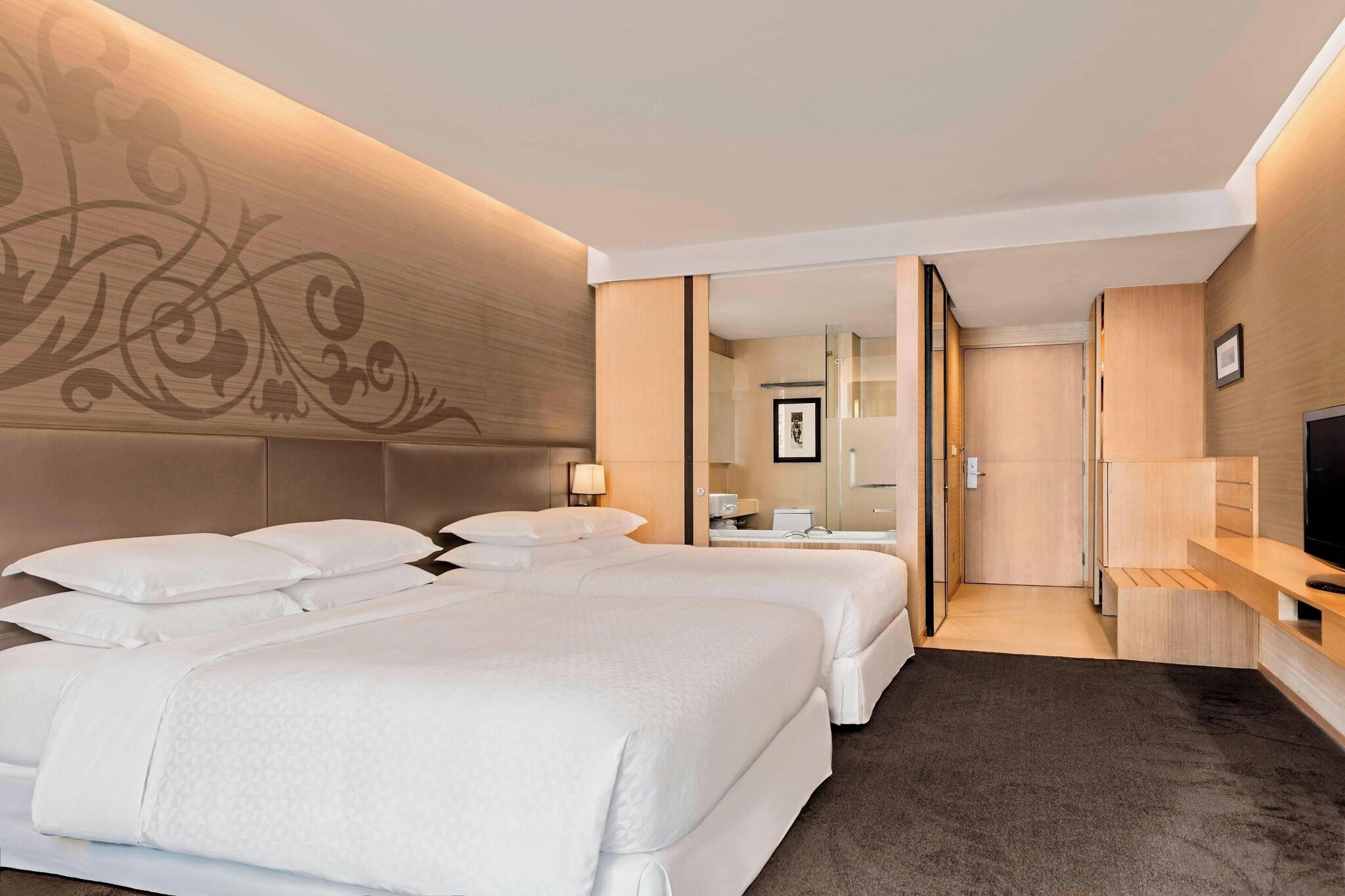 Double Two Queen Beds Premium