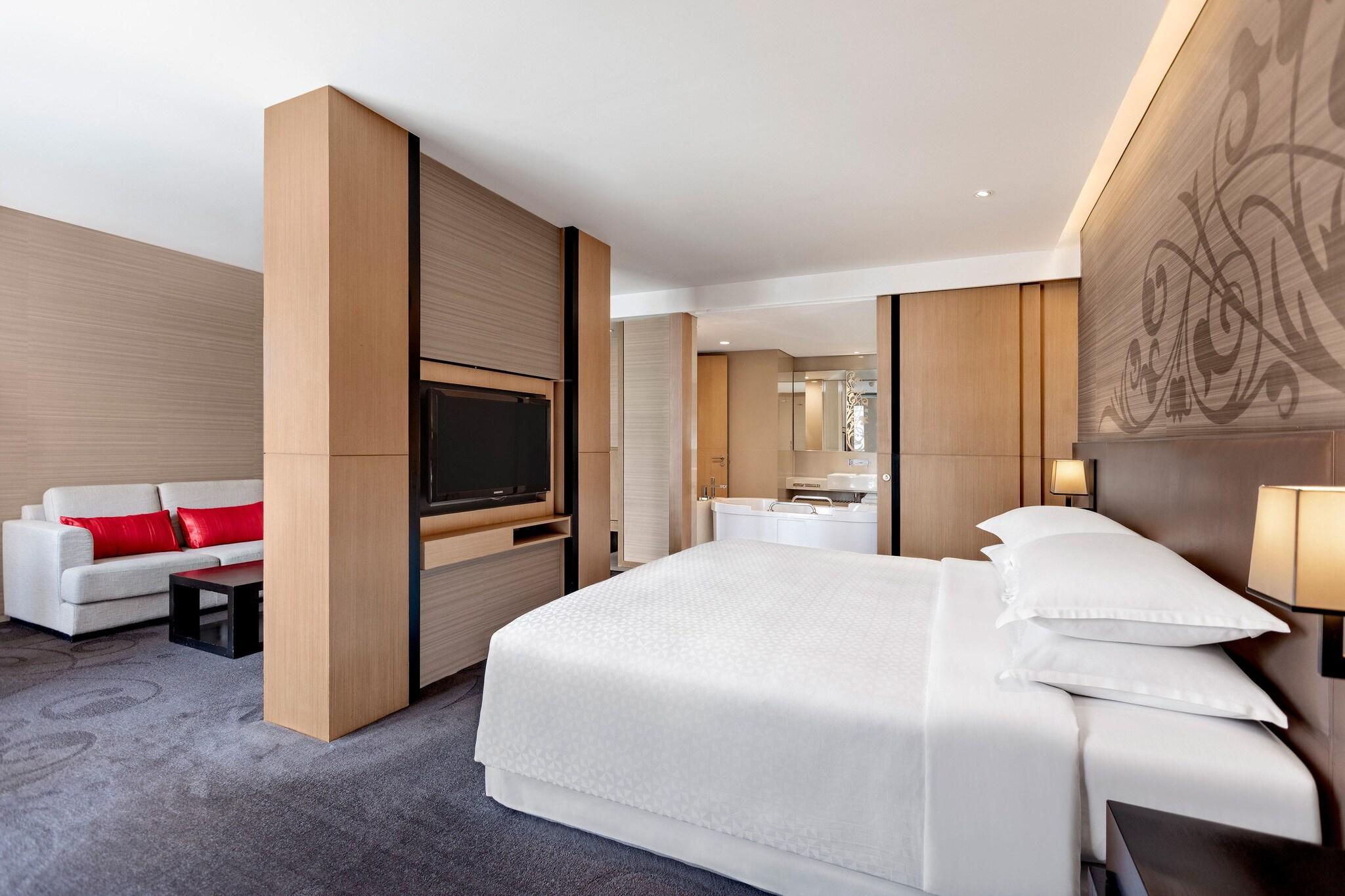 Junior Suite King Size Bed