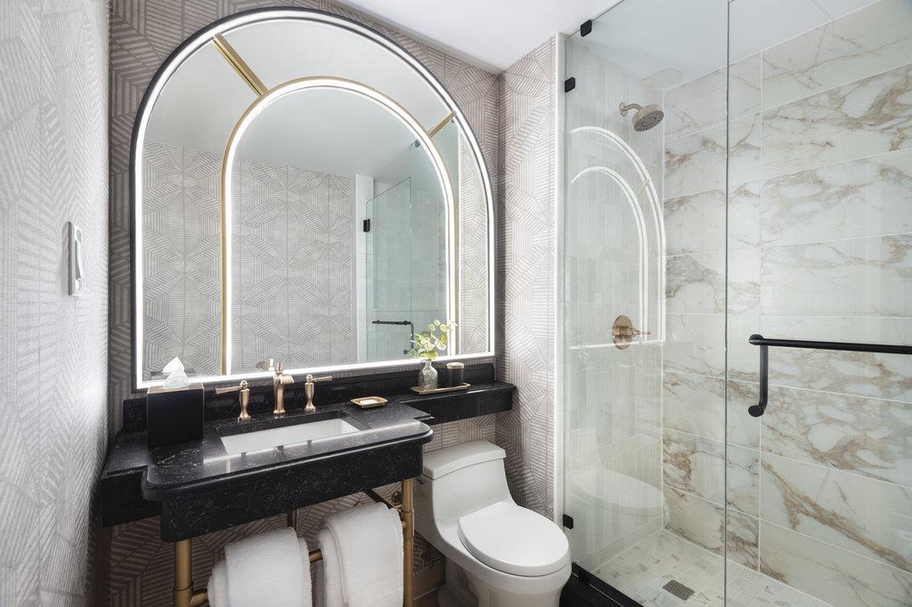 Double Deluxe King Bed